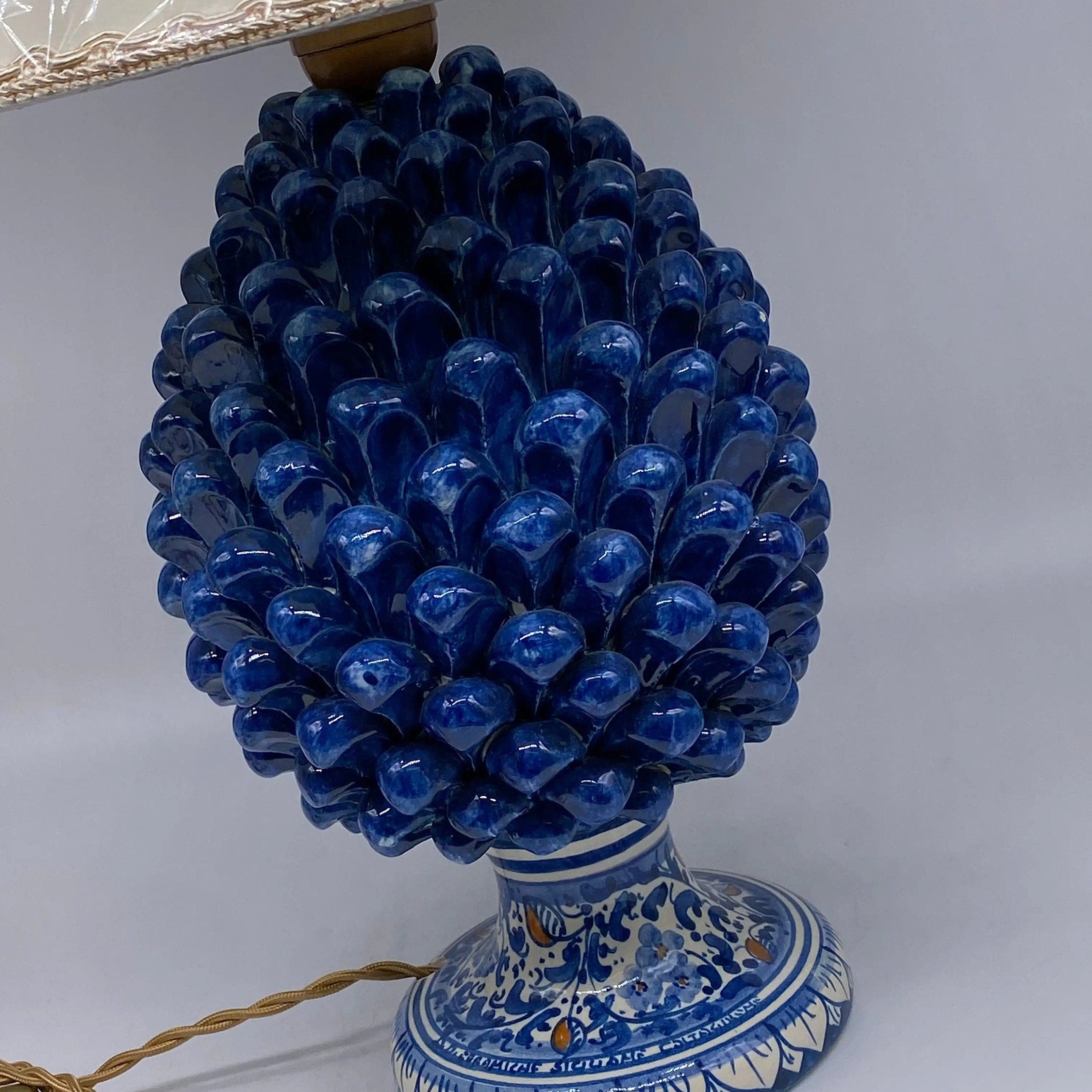 Lampada Pigna Ceramica Caltagirone cm H.30 Artigianale Blu Antico Base Decorata DD CERAMICHE SICILIANE