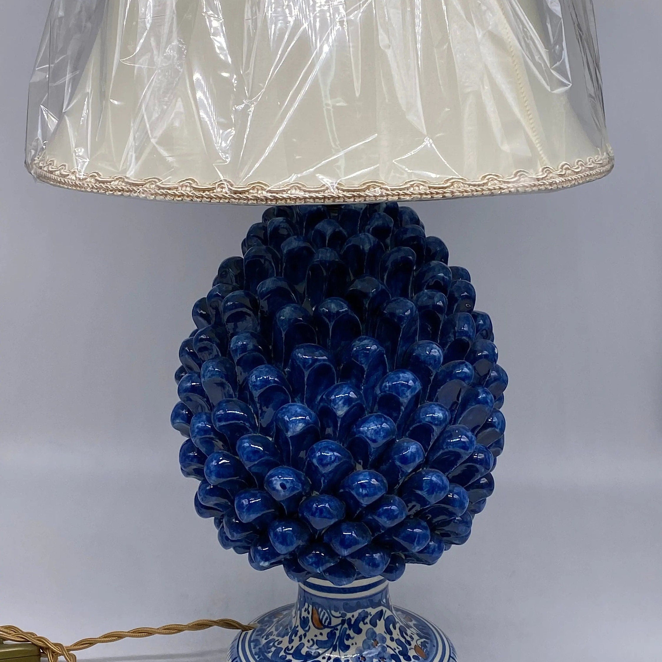 Lampada Pigna Ceramica Caltagirone cm H.30 Artigianale Blu Antico Base Decorata DD CERAMICHE SICILIANE