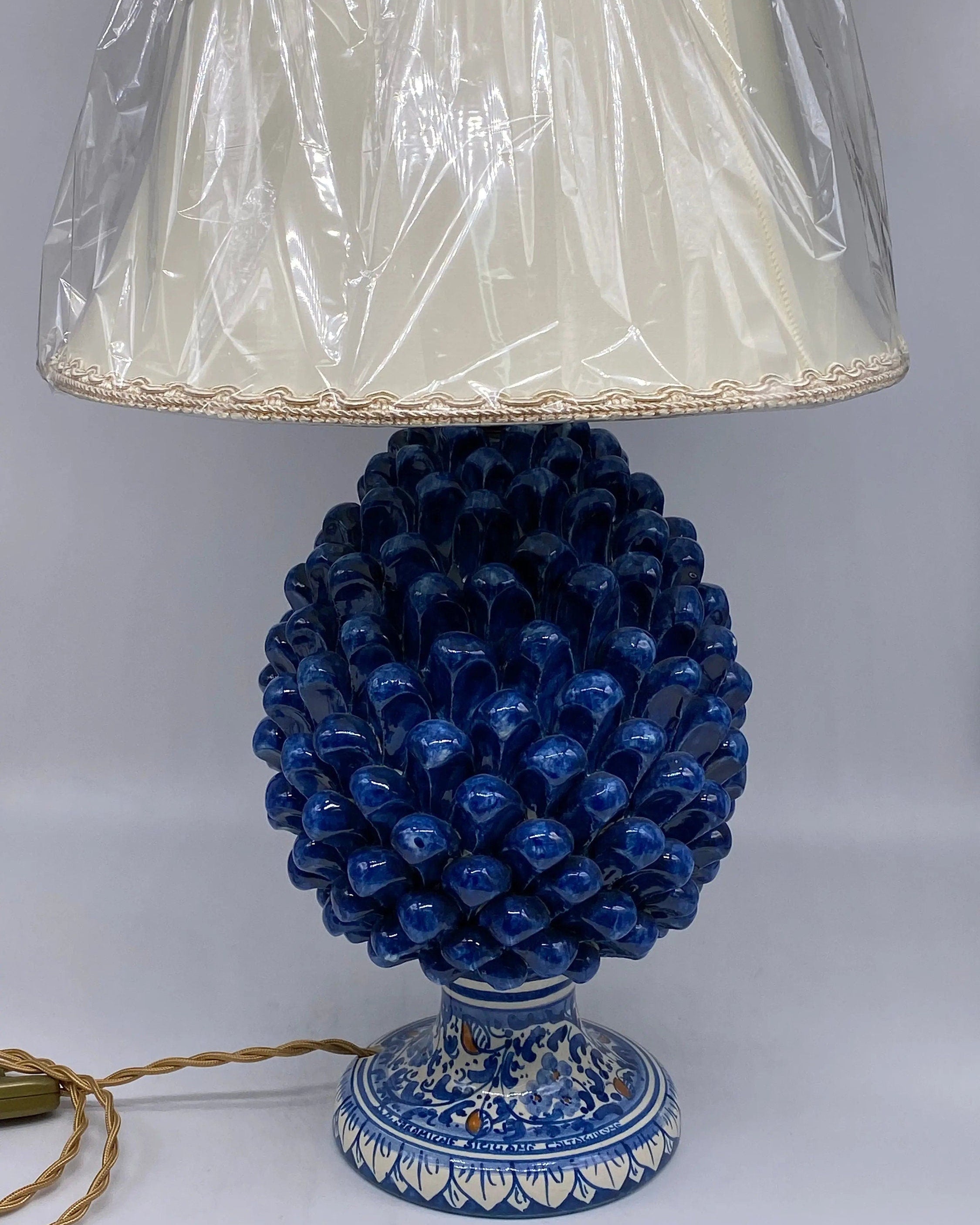 Lampada Pigna Ceramica Caltagirone cm H.30 Artigianale Blu Antico Base Decorata DD CERAMICHE SICILIANE