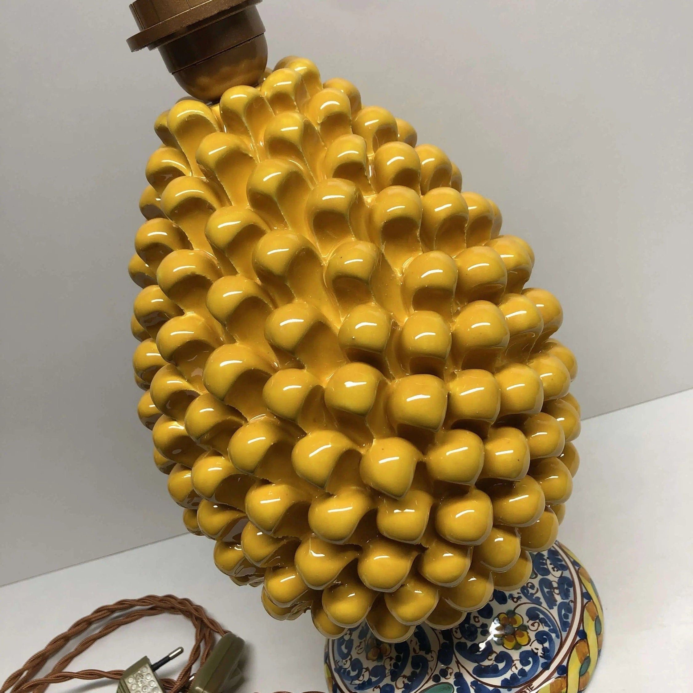 Lampada Pigna Ceramica Caltagirone cm H.30 Artigianale Giallo Base Decorata DD CERAMICHE SICILIANE