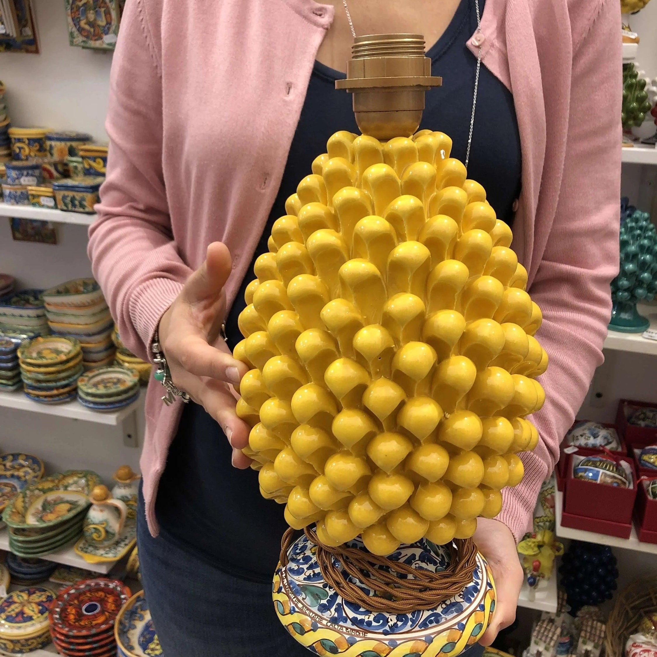Lampada Pigna Ceramica Caltagirone cm H.30 Artigianale Giallo Base Decorata DD CERAMICHE SICILIANE