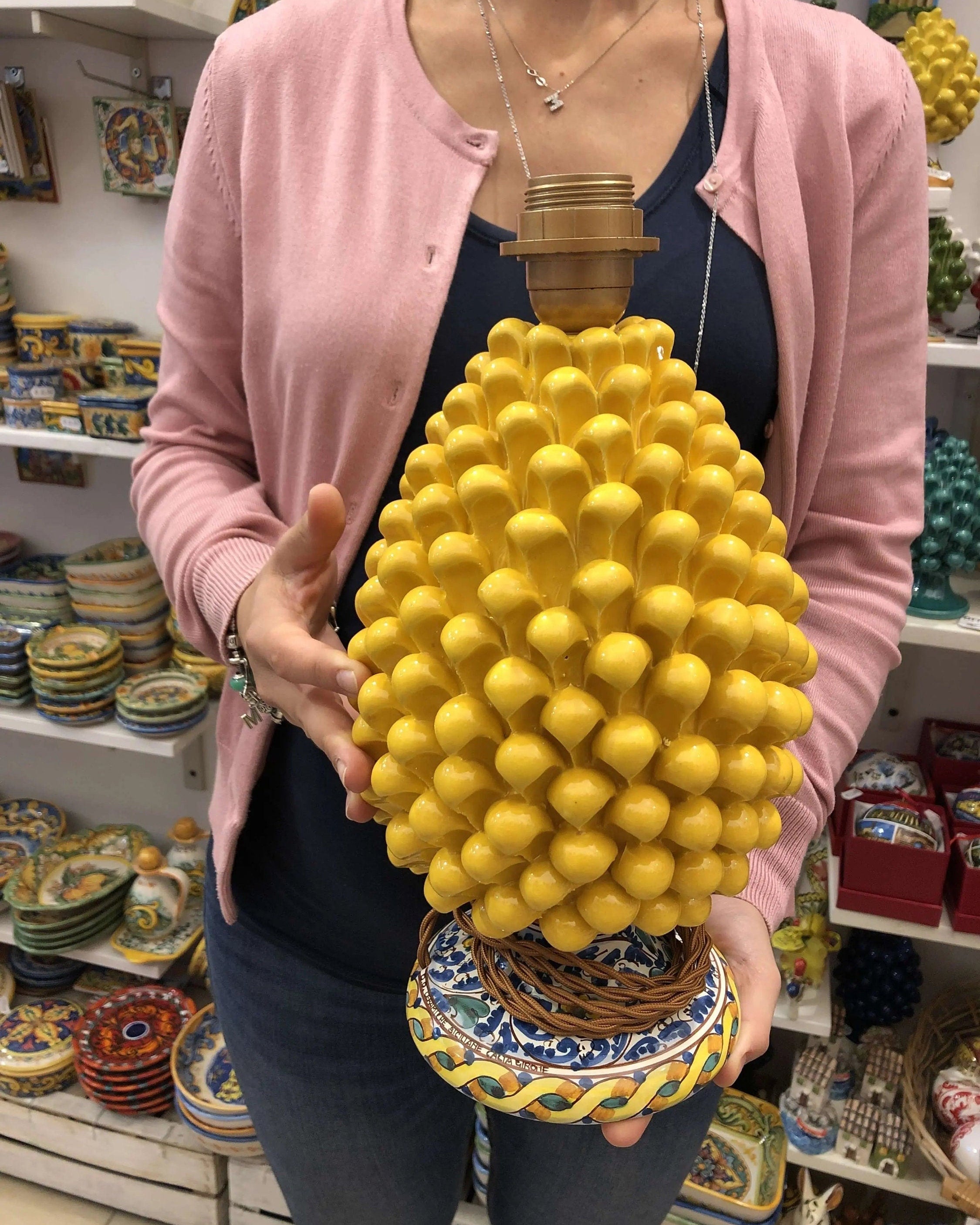 Lampada Pigna Ceramica Caltagirone cm H.30 Artigianale Giallo Base Decorata DD CERAMICHE SICILIANE