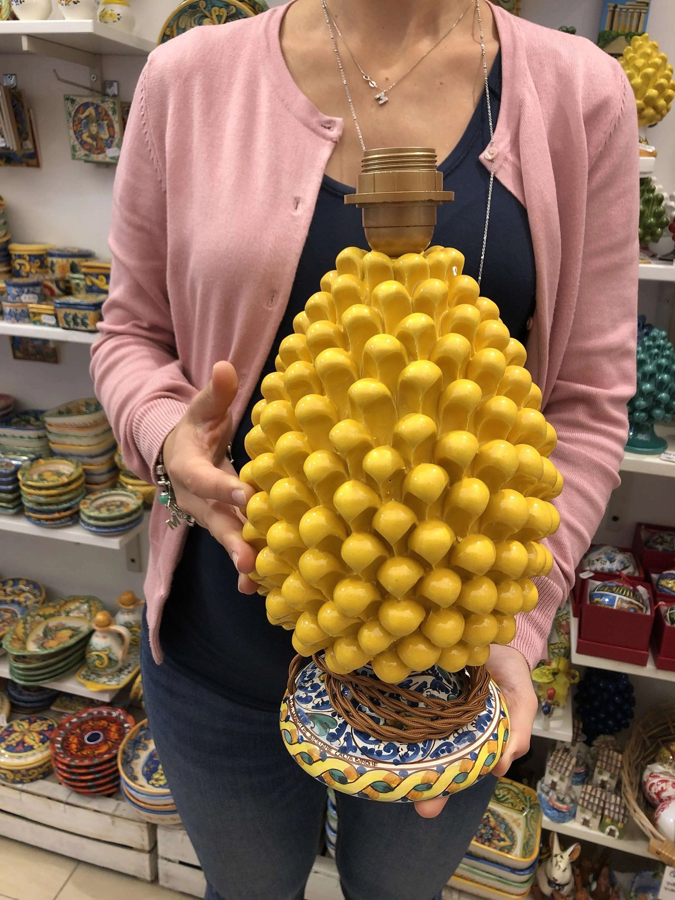 Lampada Pigna Ceramica Caltagirone cm H.30 Artigianale Giallo Base Decorata DD CERAMICHE SICILIANE