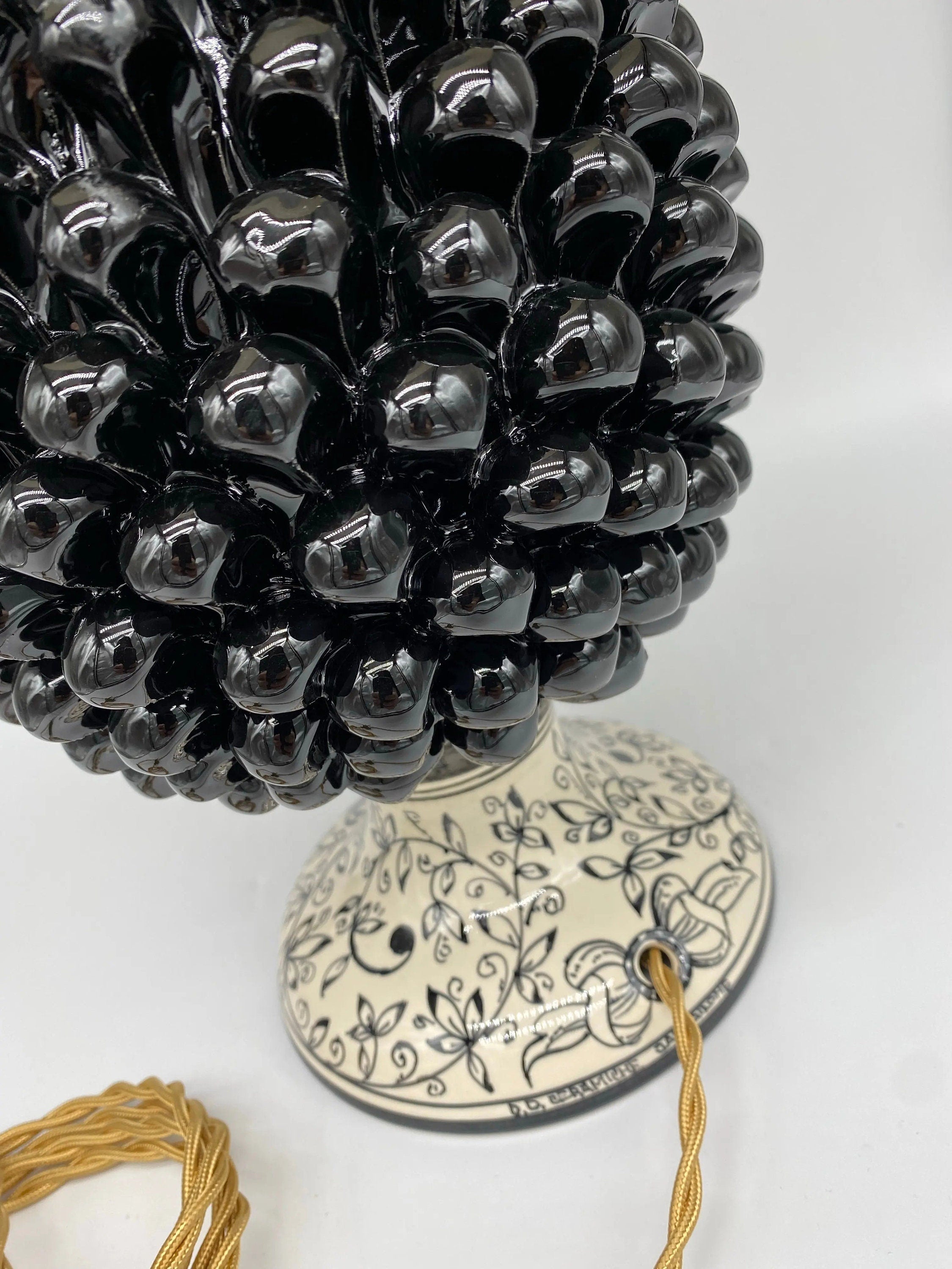 Lampada Pigna Ceramica Caltagirone cm H.30 Artigianale Nero Base Decorata DD CERAMICHE SICILIANE