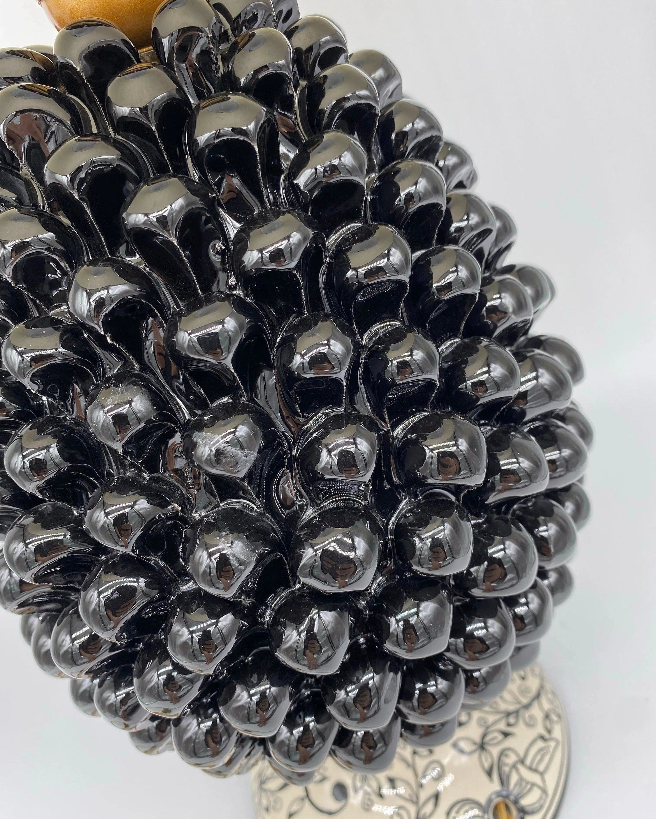 Lampada Pigna Ceramica Caltagirone cm H.30 Artigianale Nero Base Decorata DD CERAMICHE SICILIANE