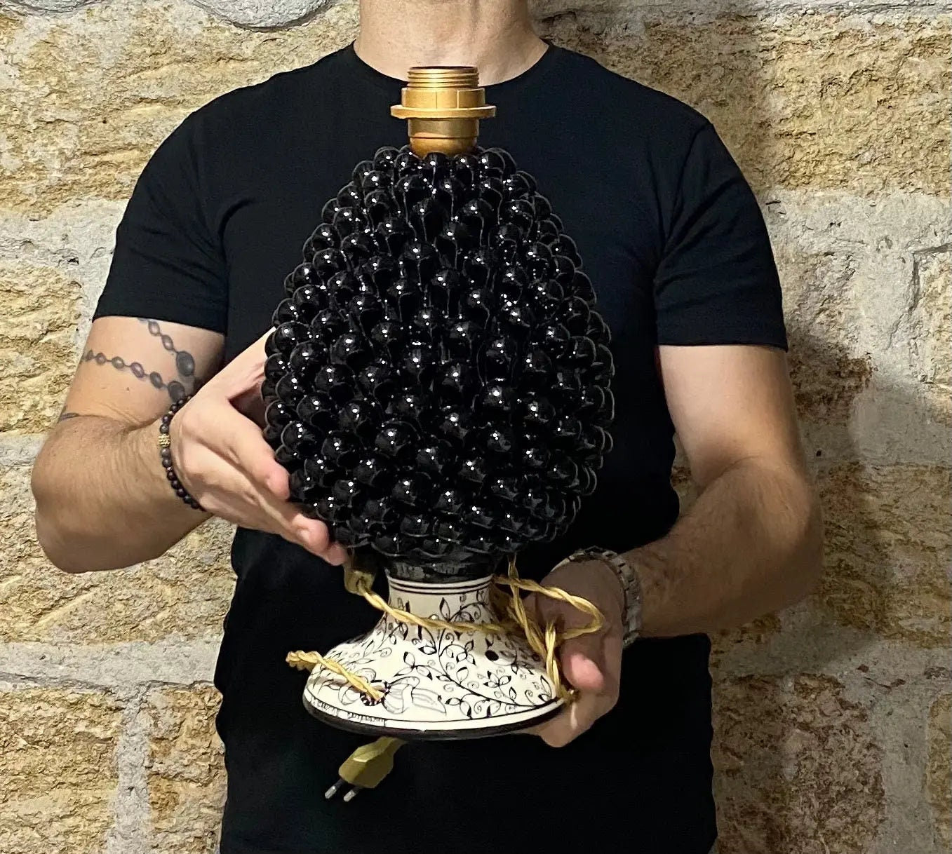 Lampada Pigna Ceramica Caltagirone cm H.30 Artigianale Nero Base Decorata DD CERAMICHE SICILIANE