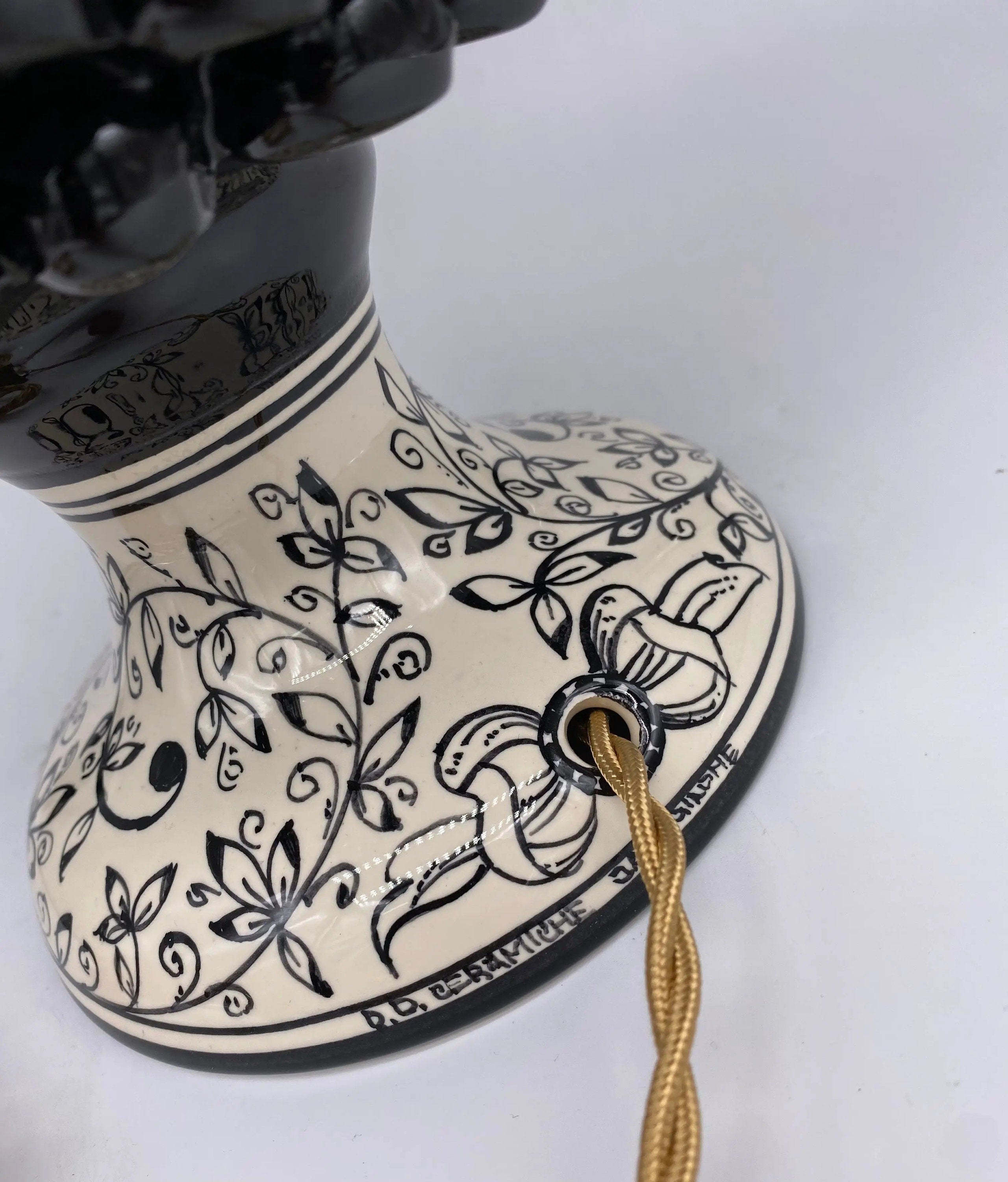 Lampada Pigna Ceramica Caltagirone cm H.30 Artigianale Nero Base Decorata DD CERAMICHE SICILIANE