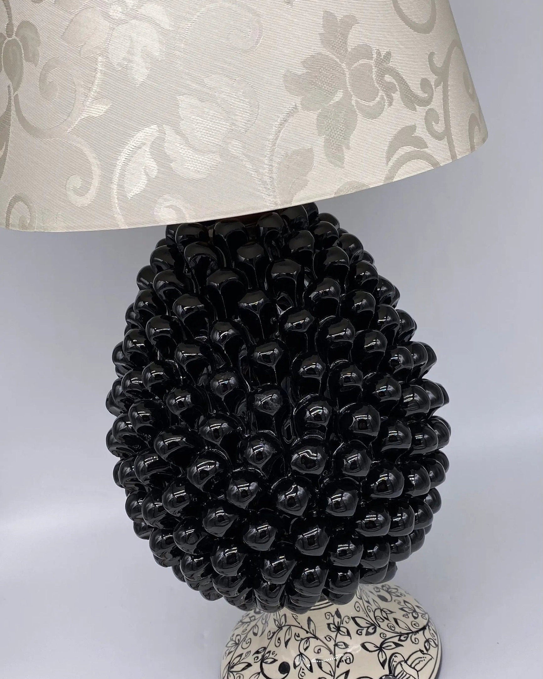 Lampada Pigna Ceramica Caltagirone cm H.30 Artigianale Nero Base Decorata DD CERAMICHE SICILIANE
