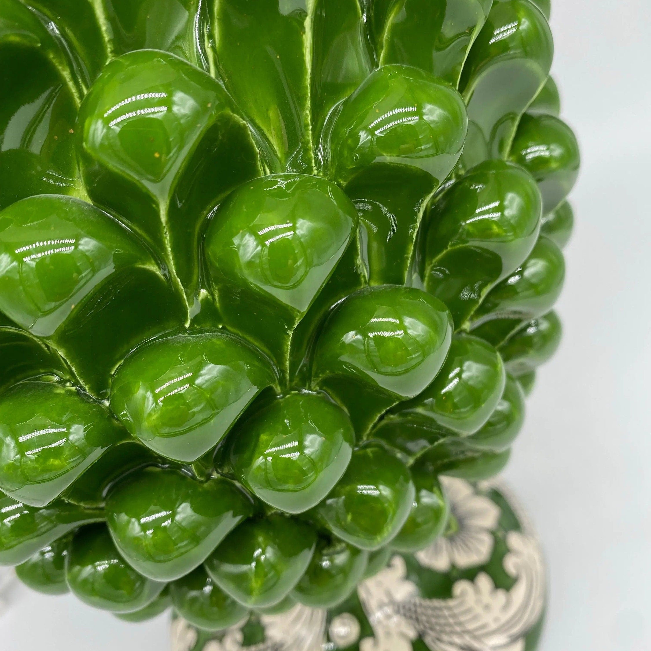 Lampada Pigna Ceramica Caltagirone cm H.30 Artigianale Verde Oliva Base Decorata DD CERAMICHE SICILIANE