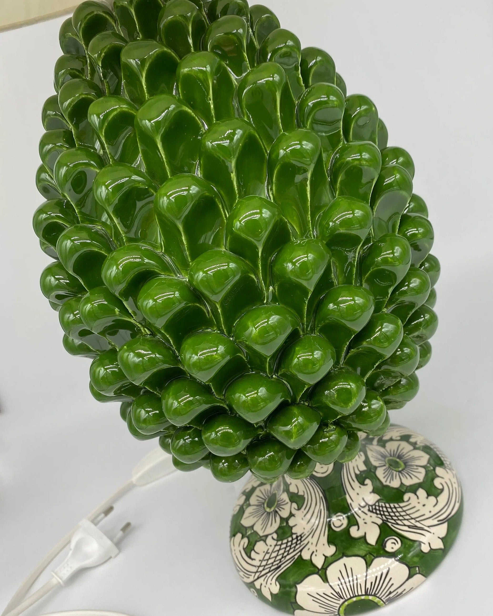 Lampada Pigna Ceramica Caltagirone cm H.30 Artigianale Verde Oliva Base Decorata DD CERAMICHE SICILIANE