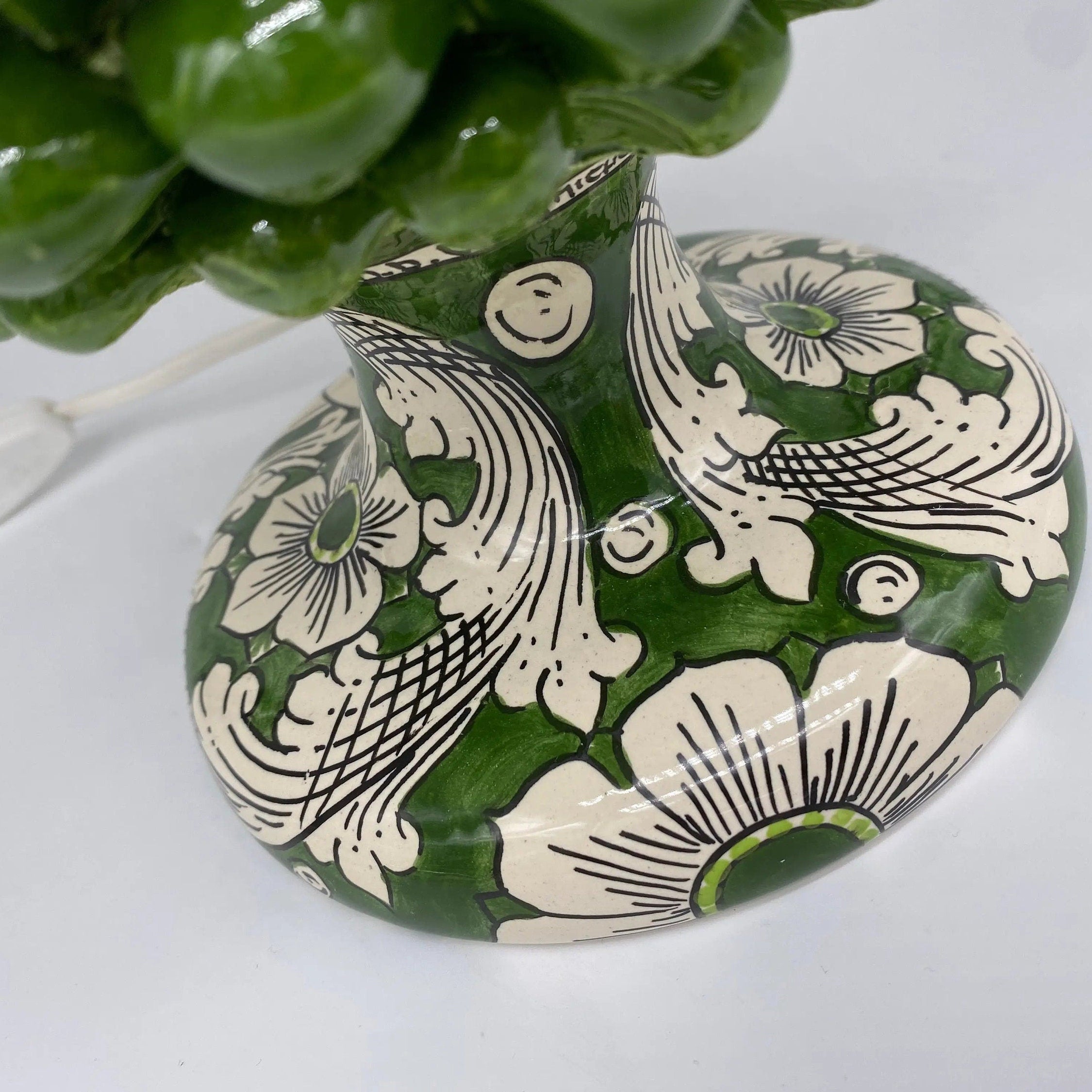 Lampada Pigna Ceramica Caltagirone cm H.30 Artigianale Verde Oliva Base Decorata DD CERAMICHE SICILIANE