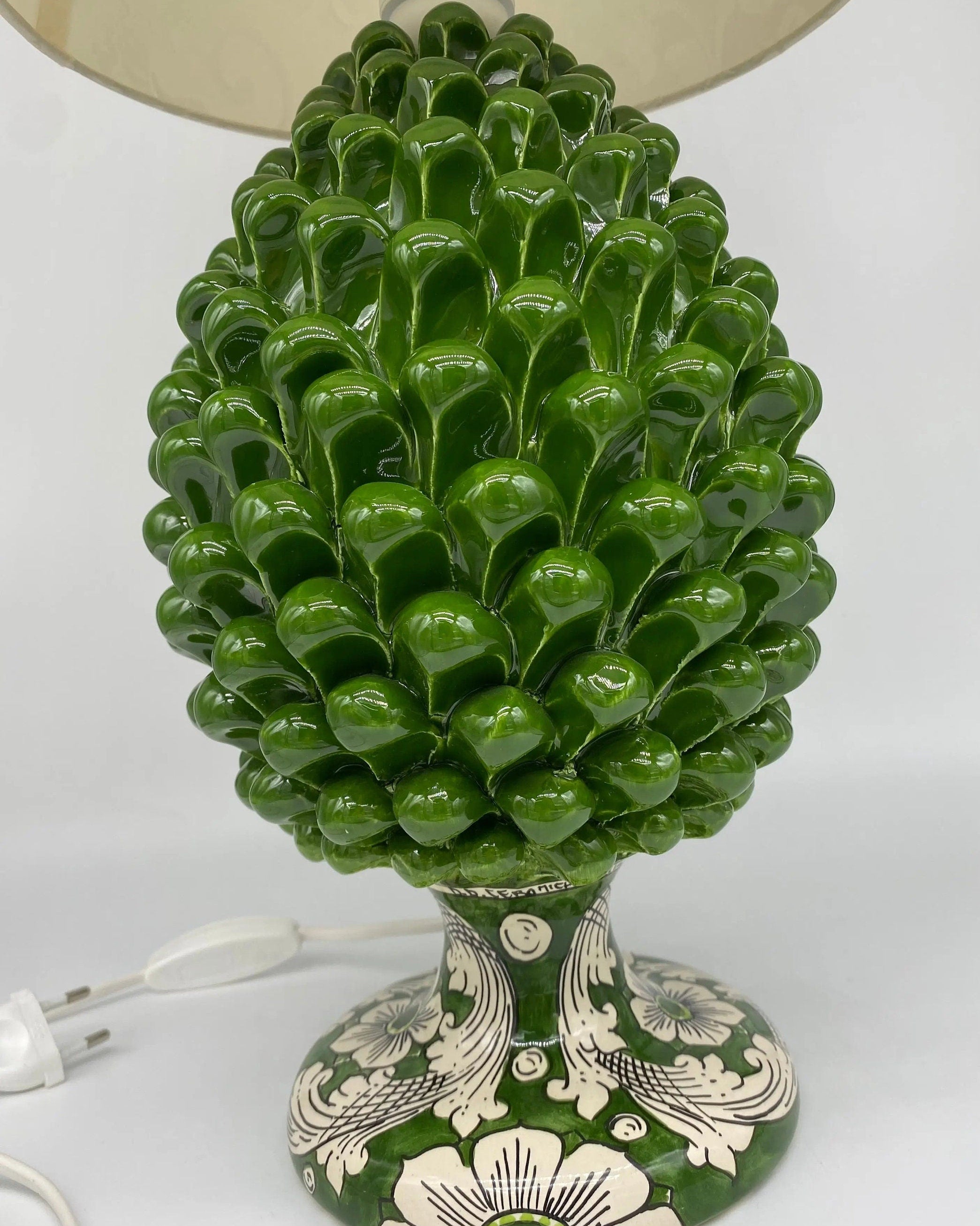 Lampada Pigna Ceramica Caltagirone cm H.30 Artigianale Verde Oliva Base Decorata DD CERAMICHE SICILIANE