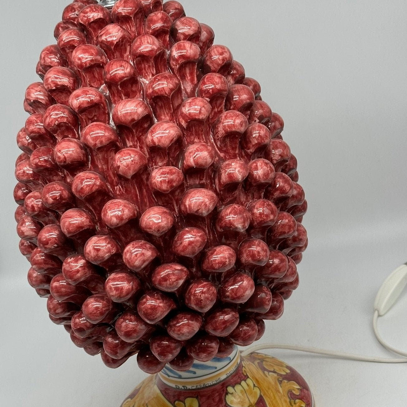Lampada Pigna Ceramica Caltagirone cm H.40 Artigianale Bordeaux Base Decorata - DD CERAMICHE SICILIANE