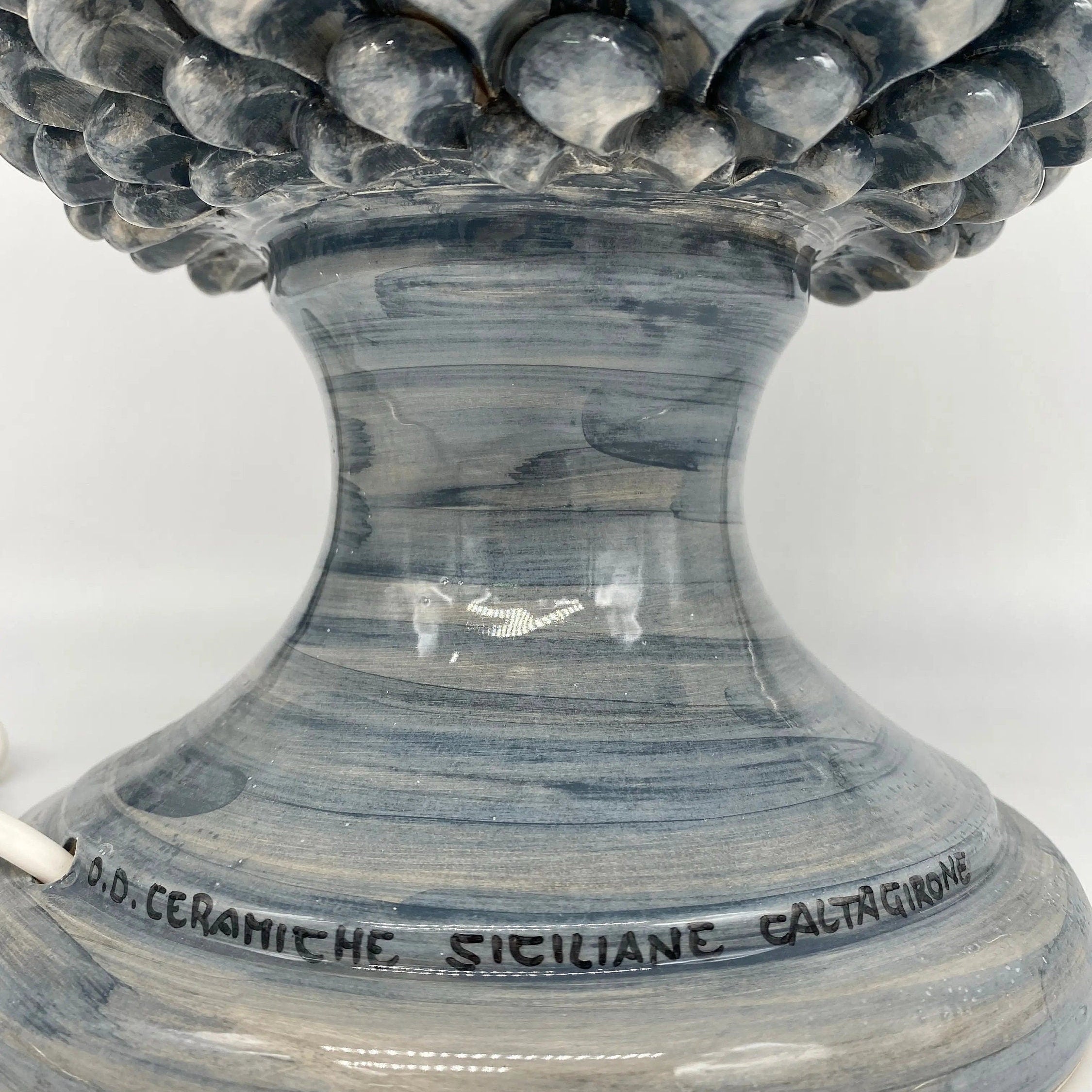 Lampada Pigna Ceramica Caltagirone cm H.40 Artigianale Grigio DD CERAMICHE SICILIANE