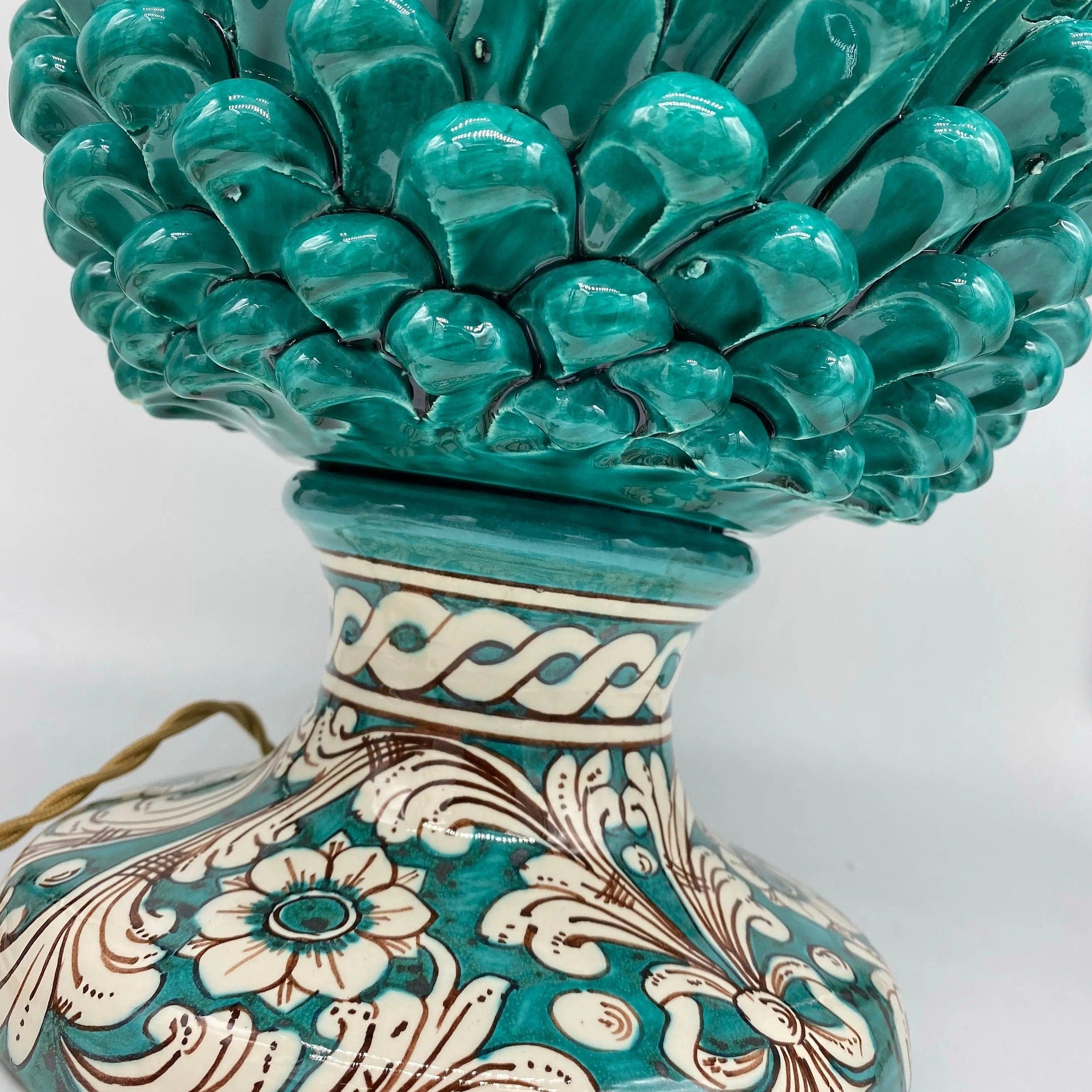 Lampada Pigna Ceramica Caltagirone cm H.40 Artigianale Verde Cristallo Base Decorata DD CERAMICHE SICILIANE