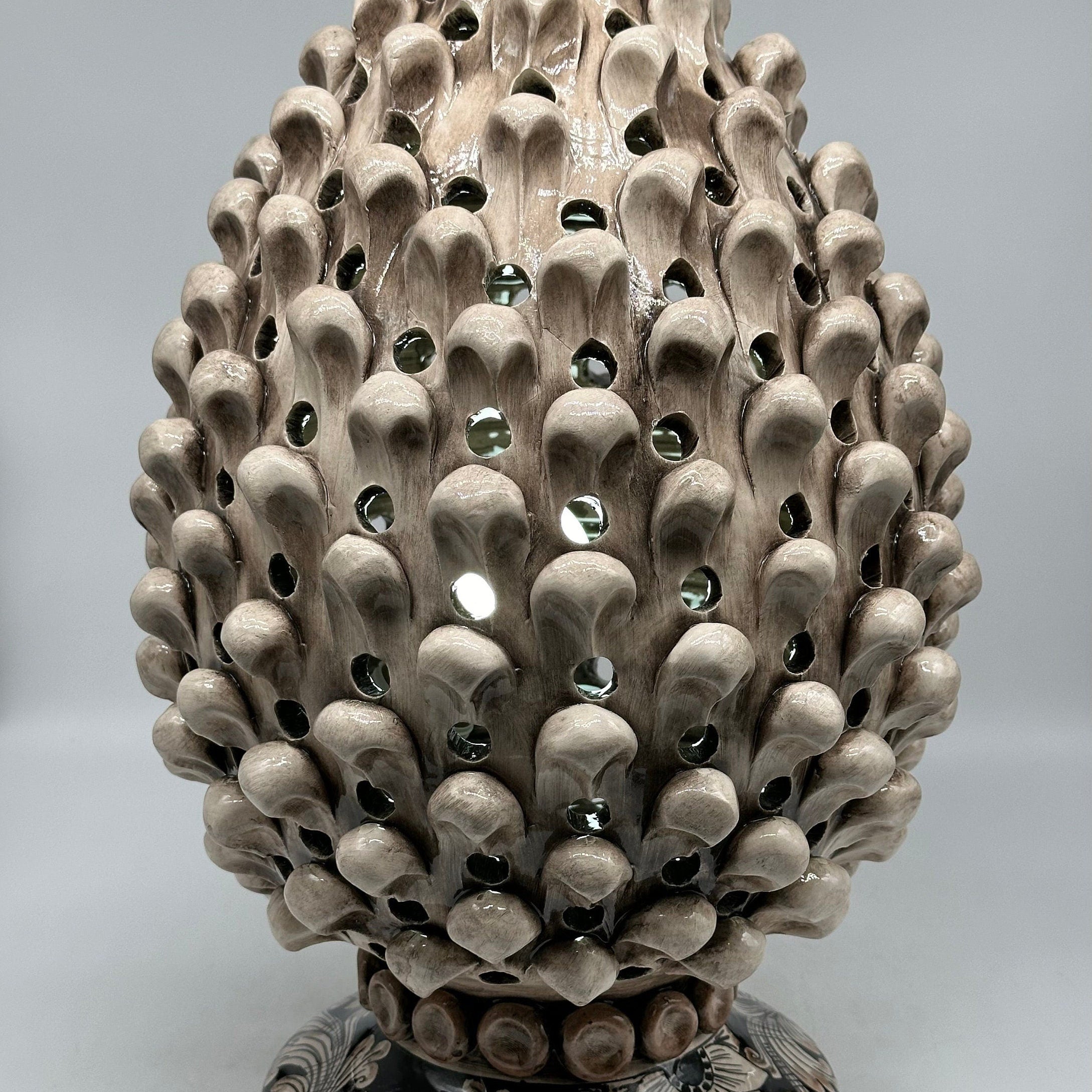 Lampada Pigna Gigante traforata Ceramica Caltagirone cm H.45 L.28 Artigianale Beige Écru Base Decorata
