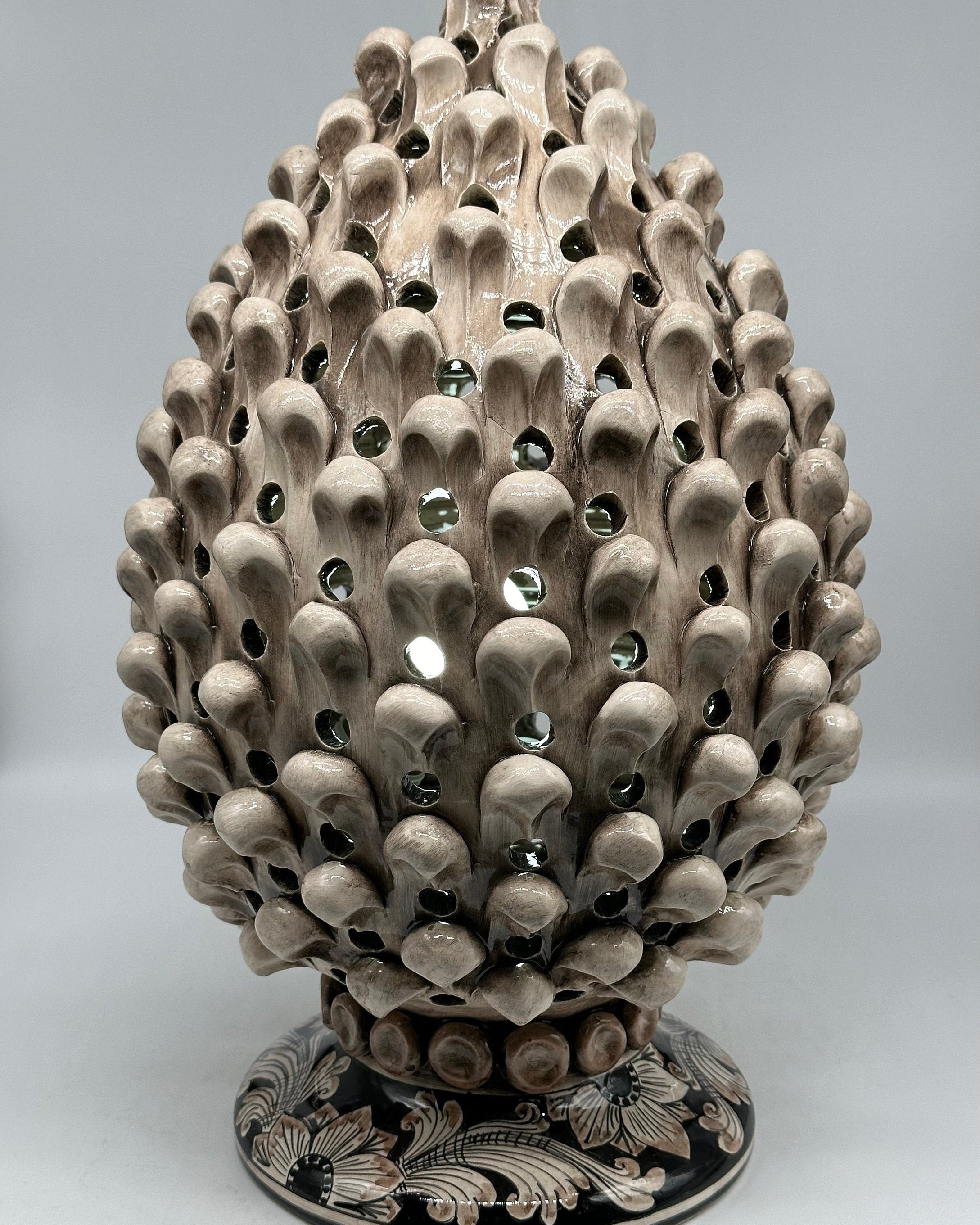 Lampada Pigna Gigante traforata Ceramica Caltagirone cm H.45 L.28 Artigianale Beige Écru Base Decorata