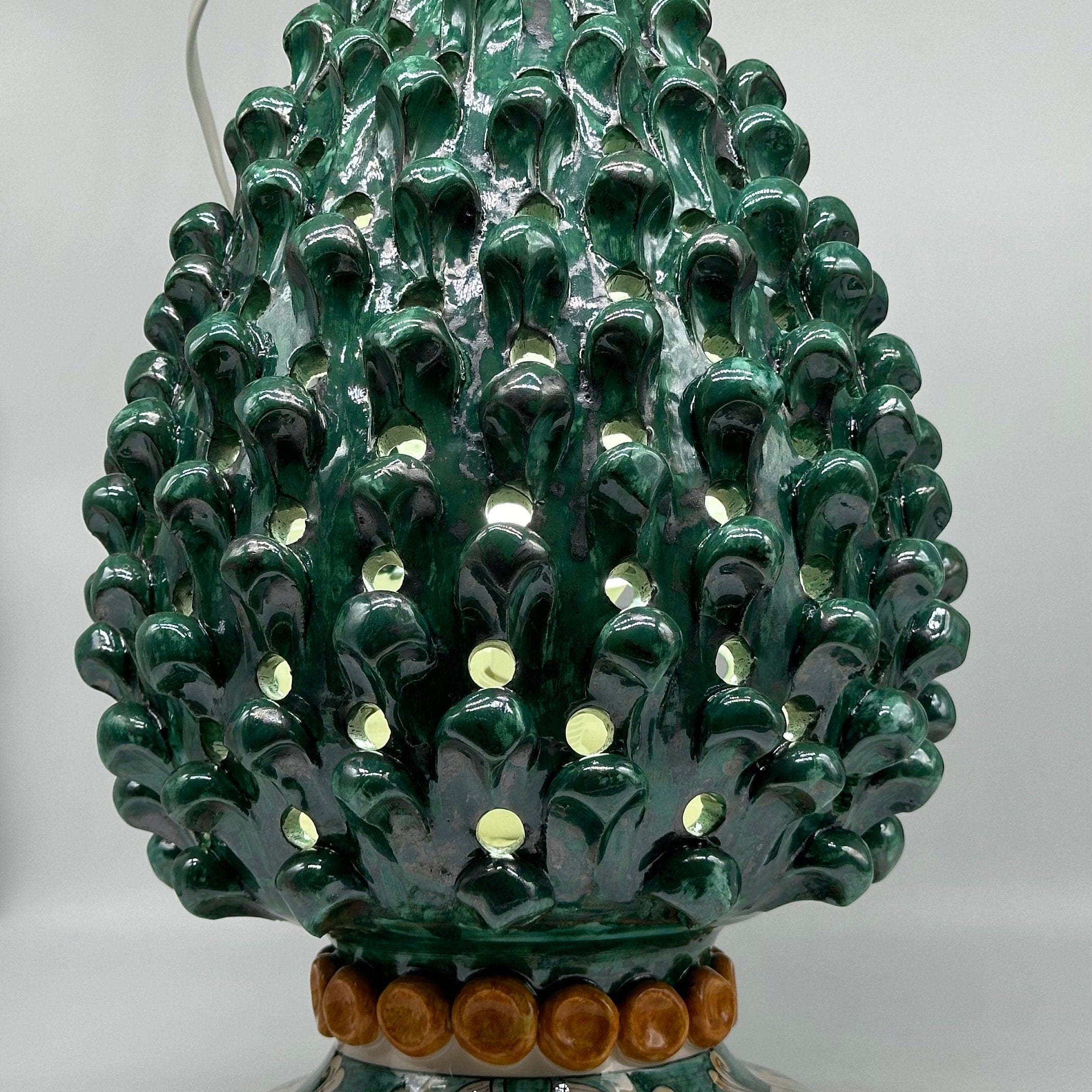 Lampada Pigna Gigante traforata Ceramica Caltagirone cm H.45 L.28 Artigianale Verde Rame Base Decorata