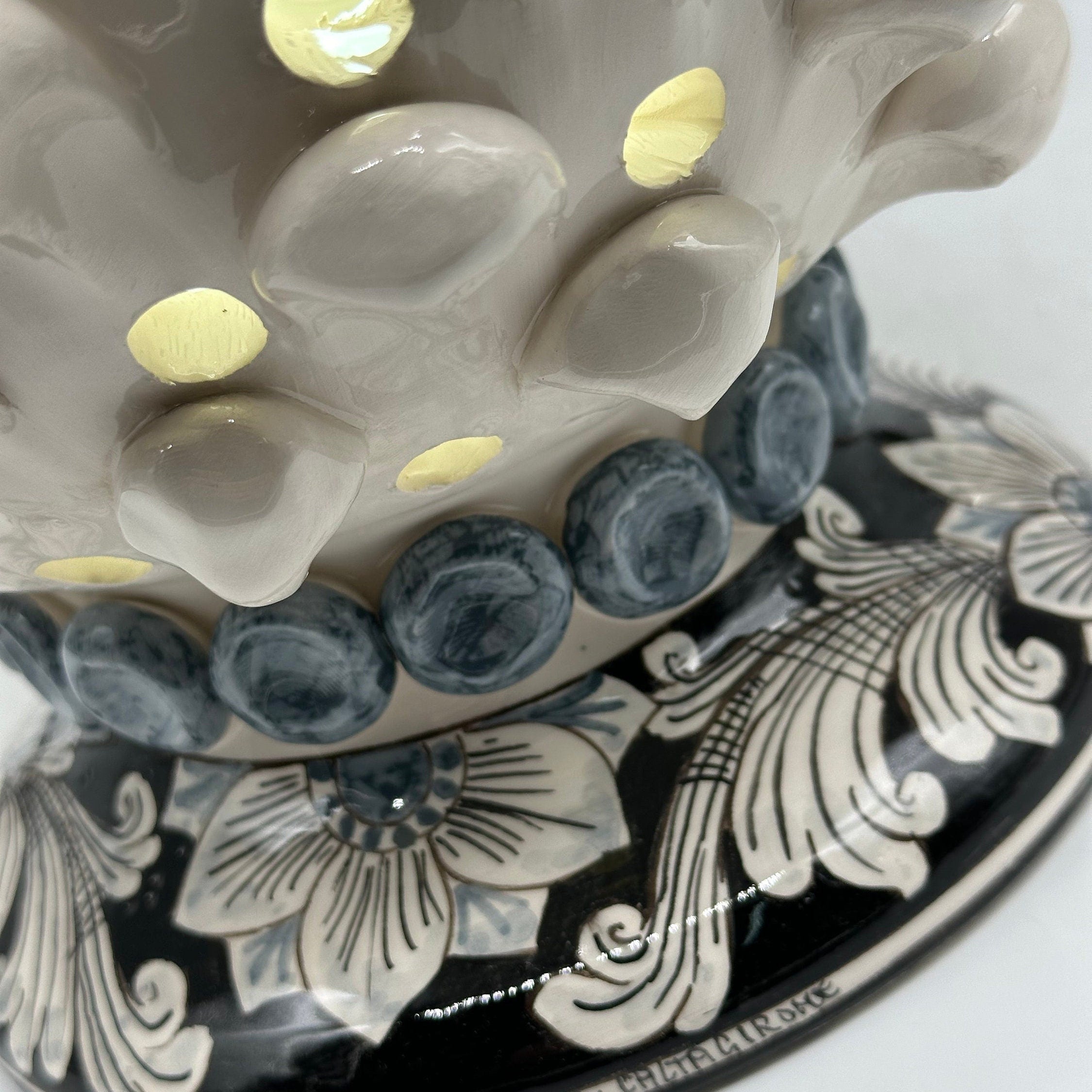 Lampada Pigna Gigante traforata Ceramica Caltagirone cm H.45 L.28 Artigianale Bianco Base Decorata