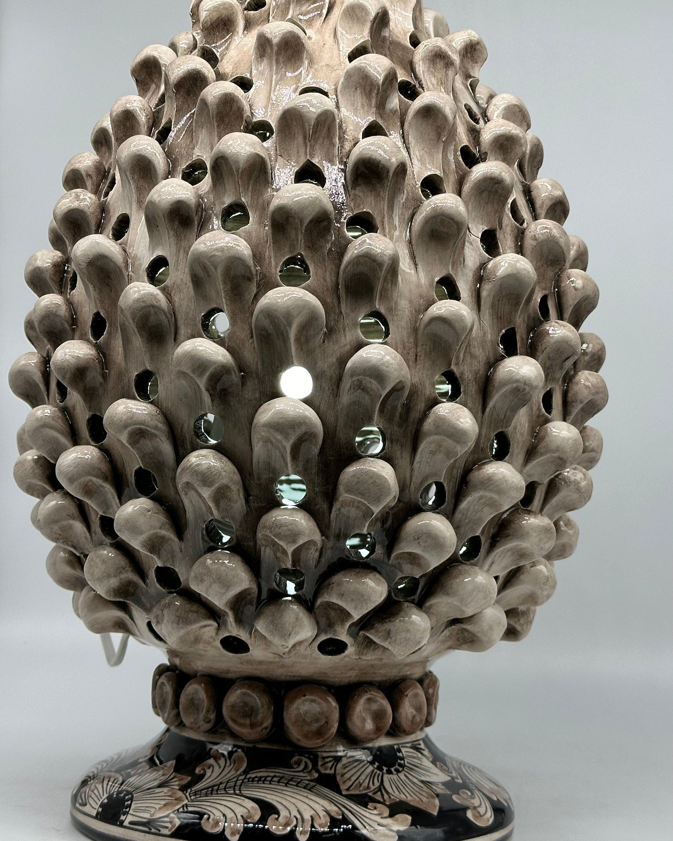 Lampada Pigna Gigante traforata Ceramica Caltagirone cm H.45 L.28 Artigianale Beige Écru Base Decorata