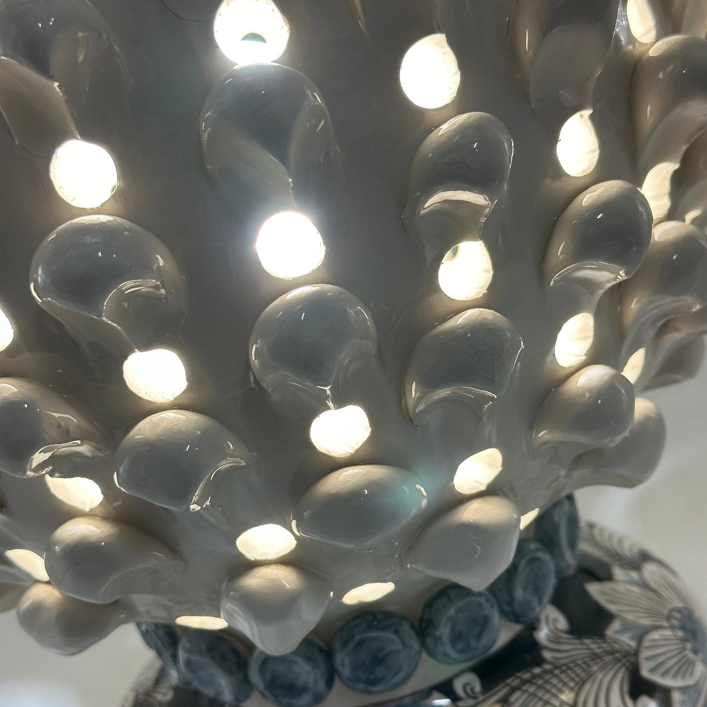 Lampada Pigna Gigante traforata Ceramica Caltagirone cm H.45 L.28 Artigianale Bianco Base Decorata