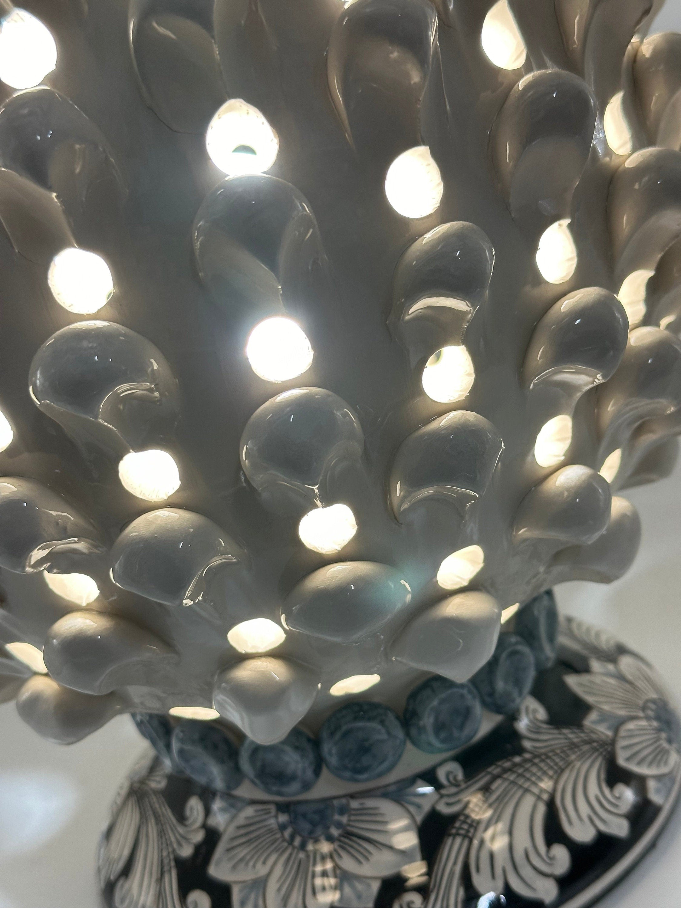 Lampada Pigna Gigante traforata Ceramica Caltagirone cm H.45 L.28 Artigianale Bianco Base Decorata