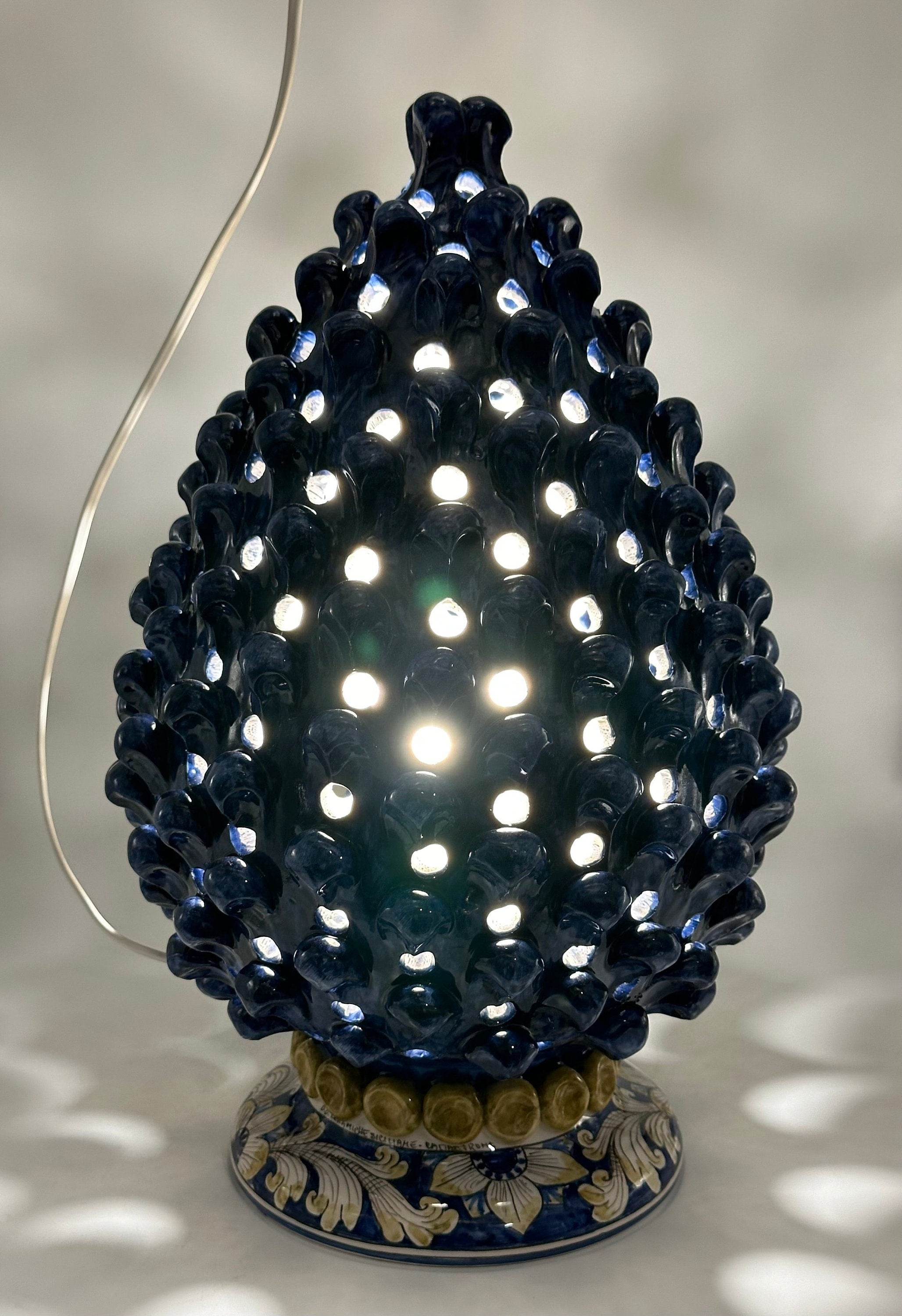 Lampada Pigna Gigante traforata Ceramica Caltagirone cm H.45 L.28 Artigianale Blu Base Decorata
