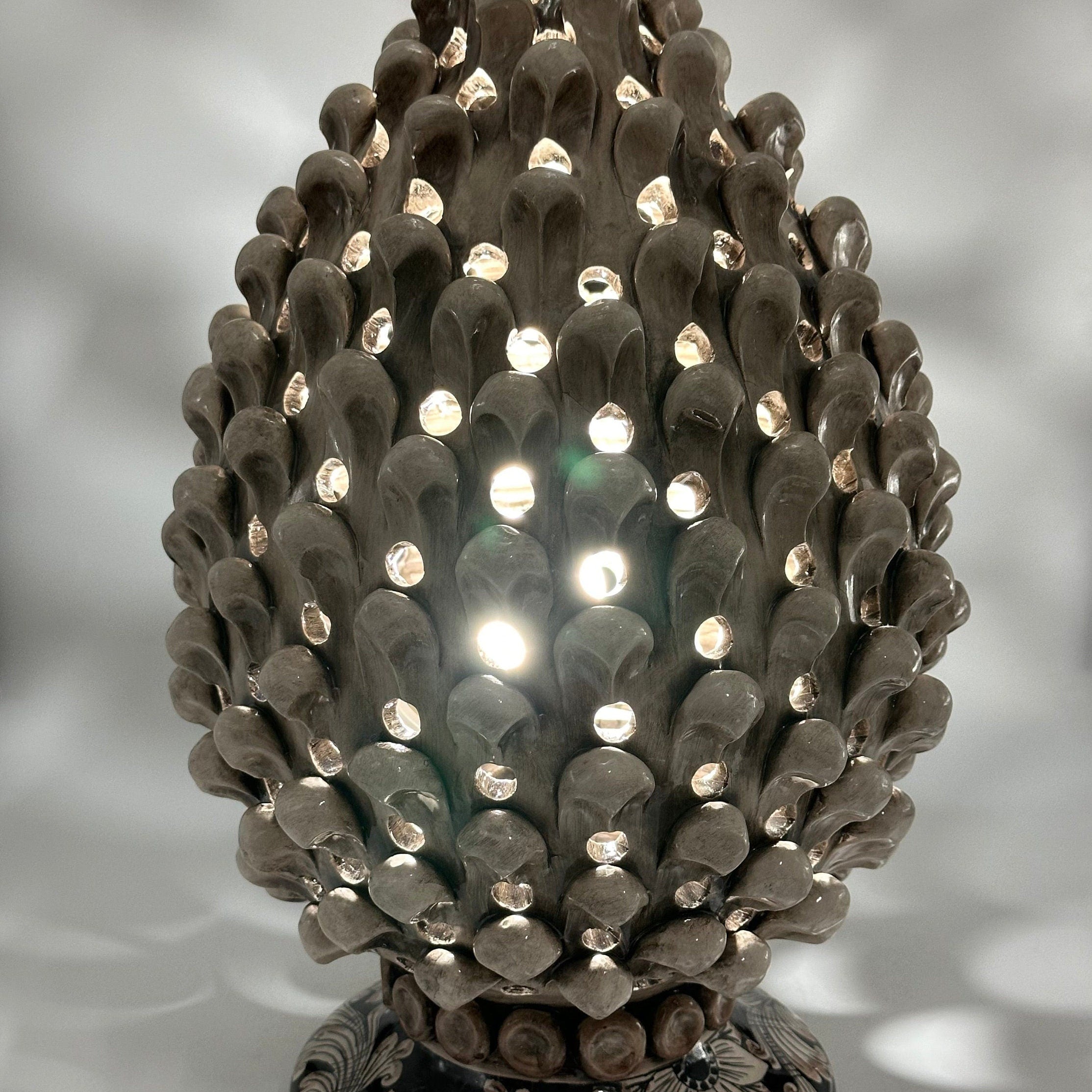 Lampada Pigna Gigante traforata Ceramica Caltagirone cm H.45 L.28 Artigianale Beige Écru Base Decorata