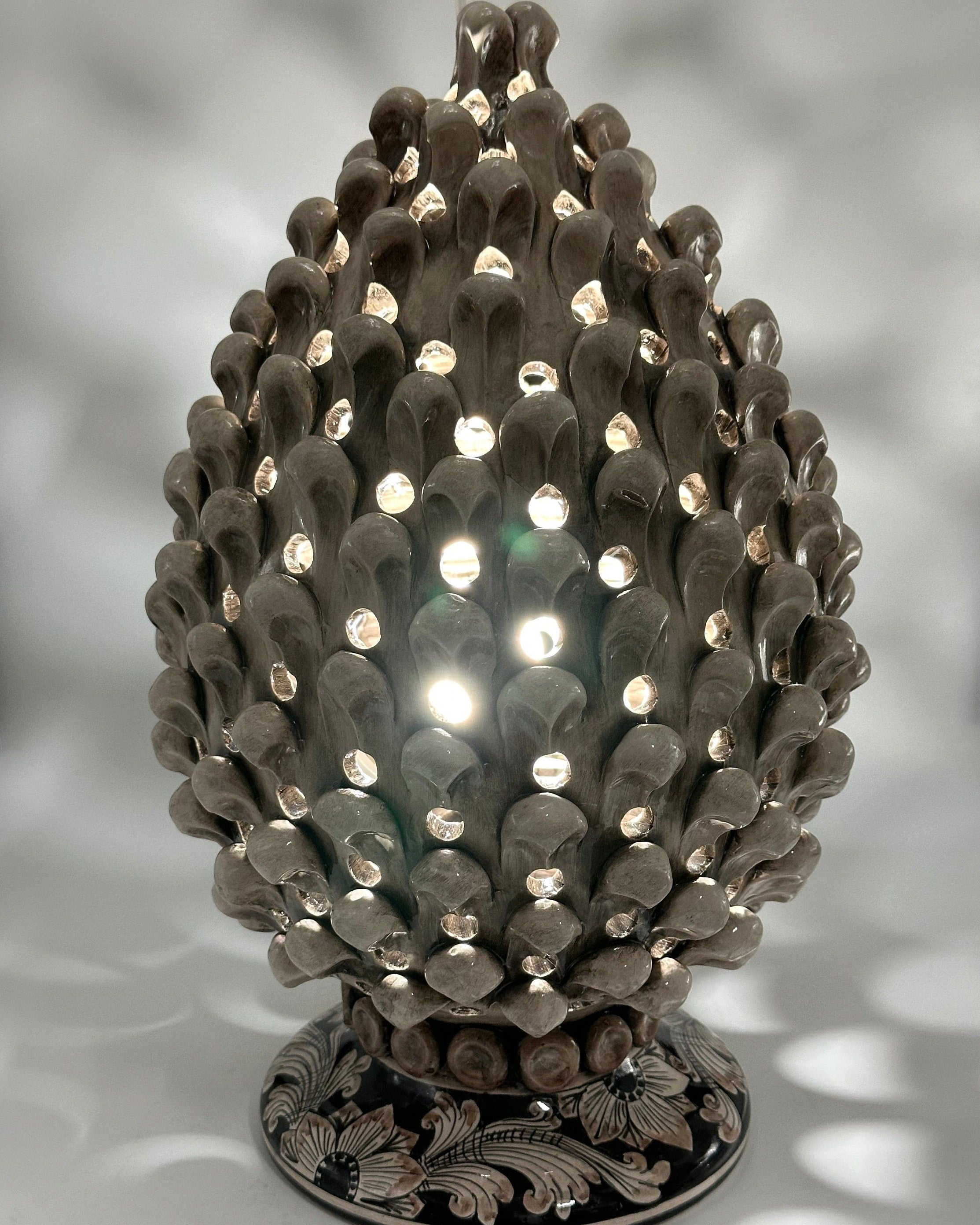 Lampada Pigna Gigante traforata Ceramica Caltagirone cm H.45 L.28 Artigianale Beige Écru Base Decorata
