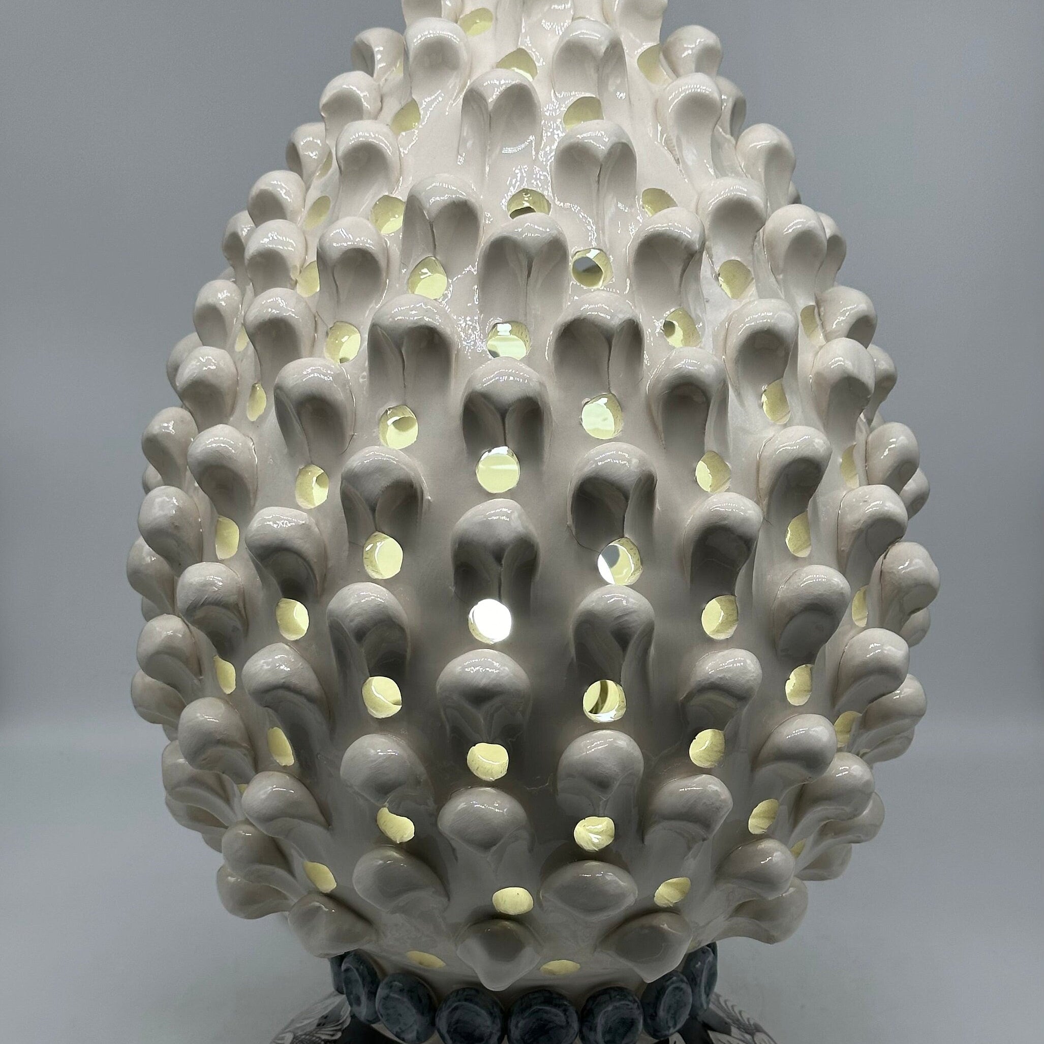 Lampada Pigna Gigante traforata Ceramica Caltagirone cm H.45 L.28 Artigianale Bianco Base Decorata