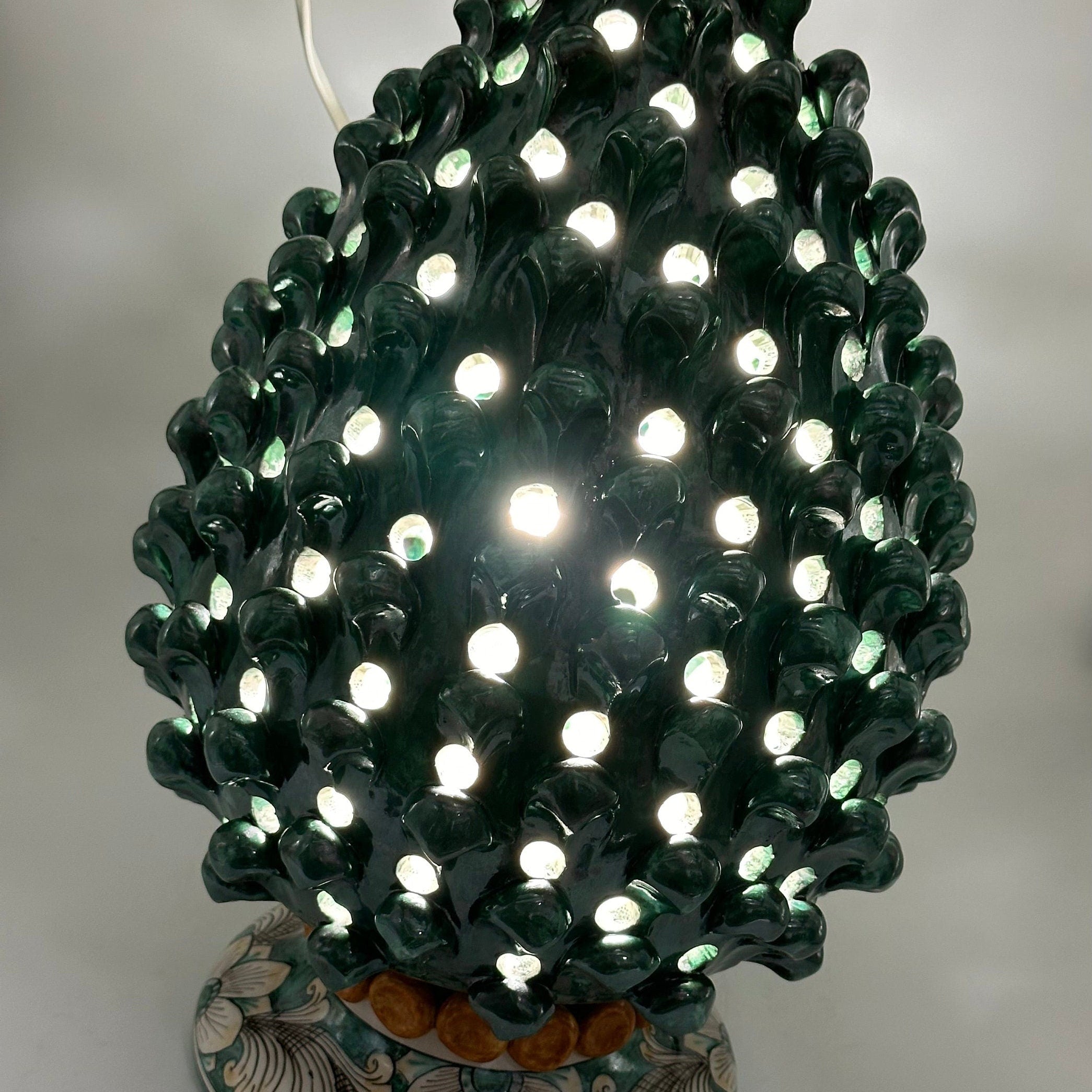 Lampada Pigna Gigante traforata Ceramica Caltagirone cm H.45 L.28 Artigianale Verde Rame Base Decorata