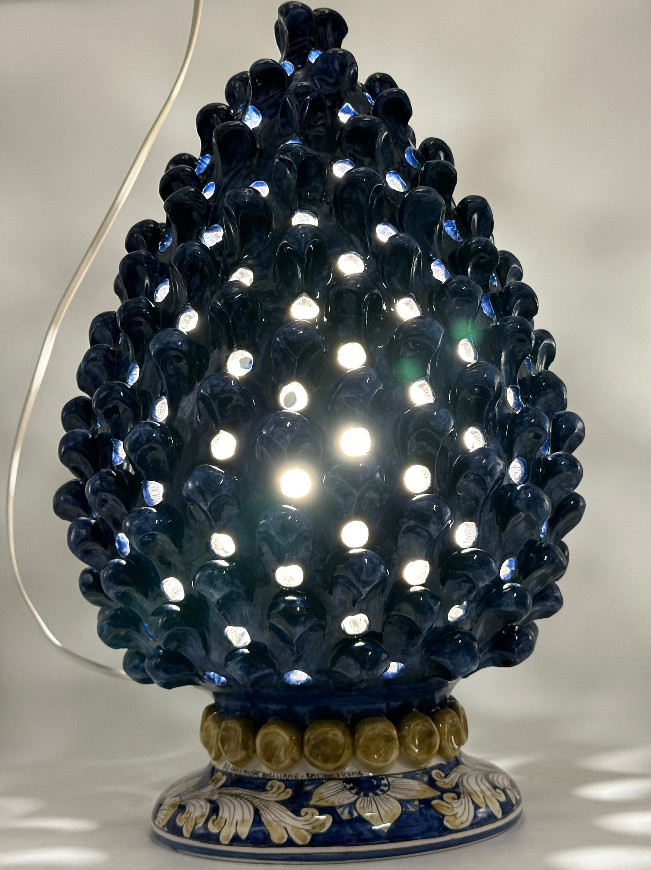 Lampada Pigna Gigante traforata Ceramica Caltagirone cm H.45 L.28 Artigianale Blu Base Decorata