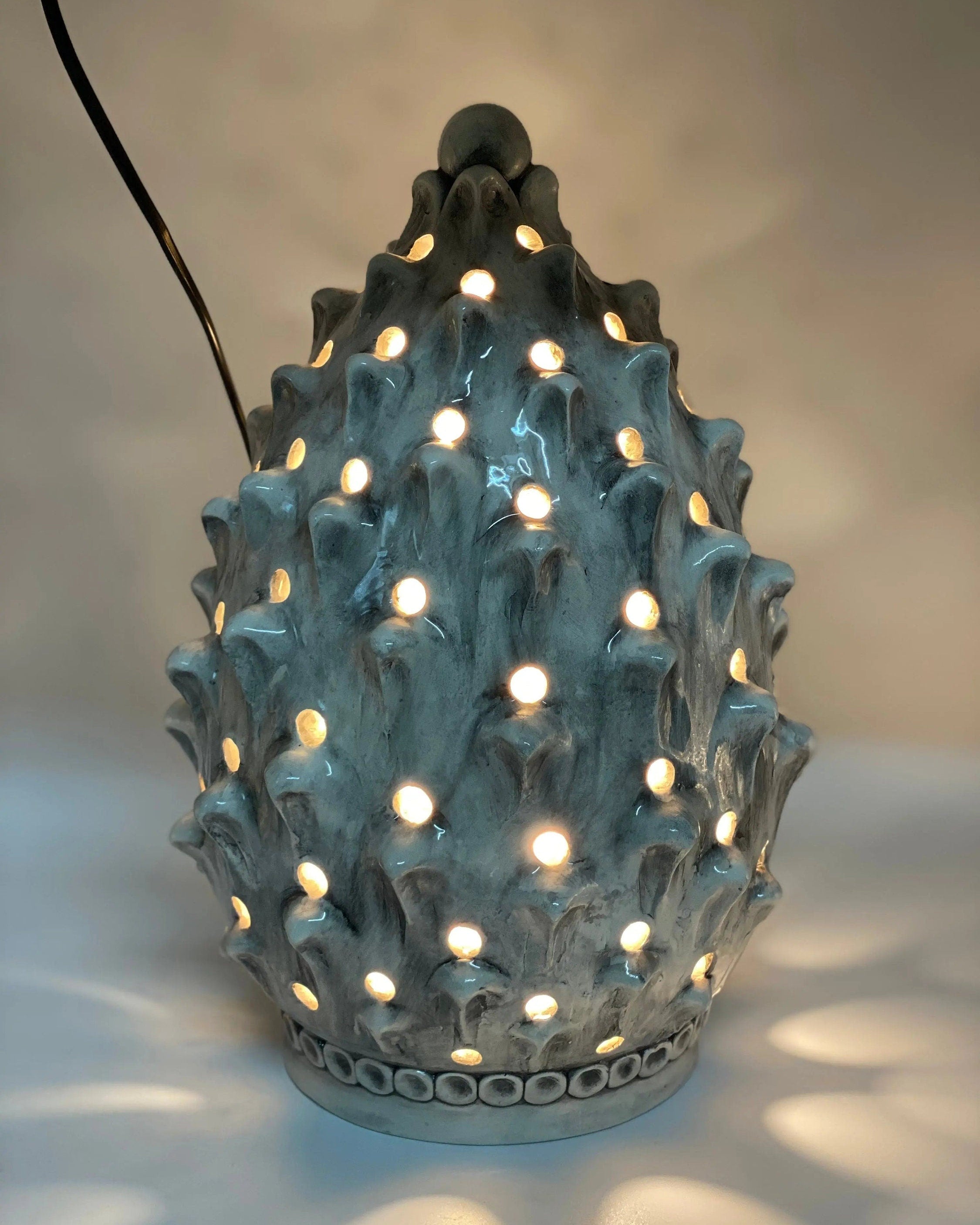 Lampada Pigna traforata Ceramica Caltagirone cm H.35 L.23 Artigianale Ghiaccio DD CERAMICHE SICILIANE