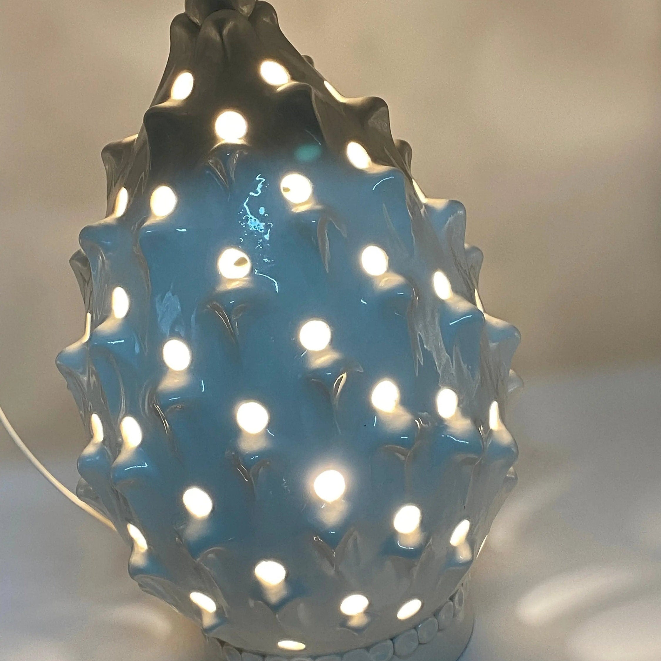 Lampada Pigna traforata Ceramica Caltagirone cm H.35 L.23 Artigianale Bianco DD CERAMICHE SICILIANE