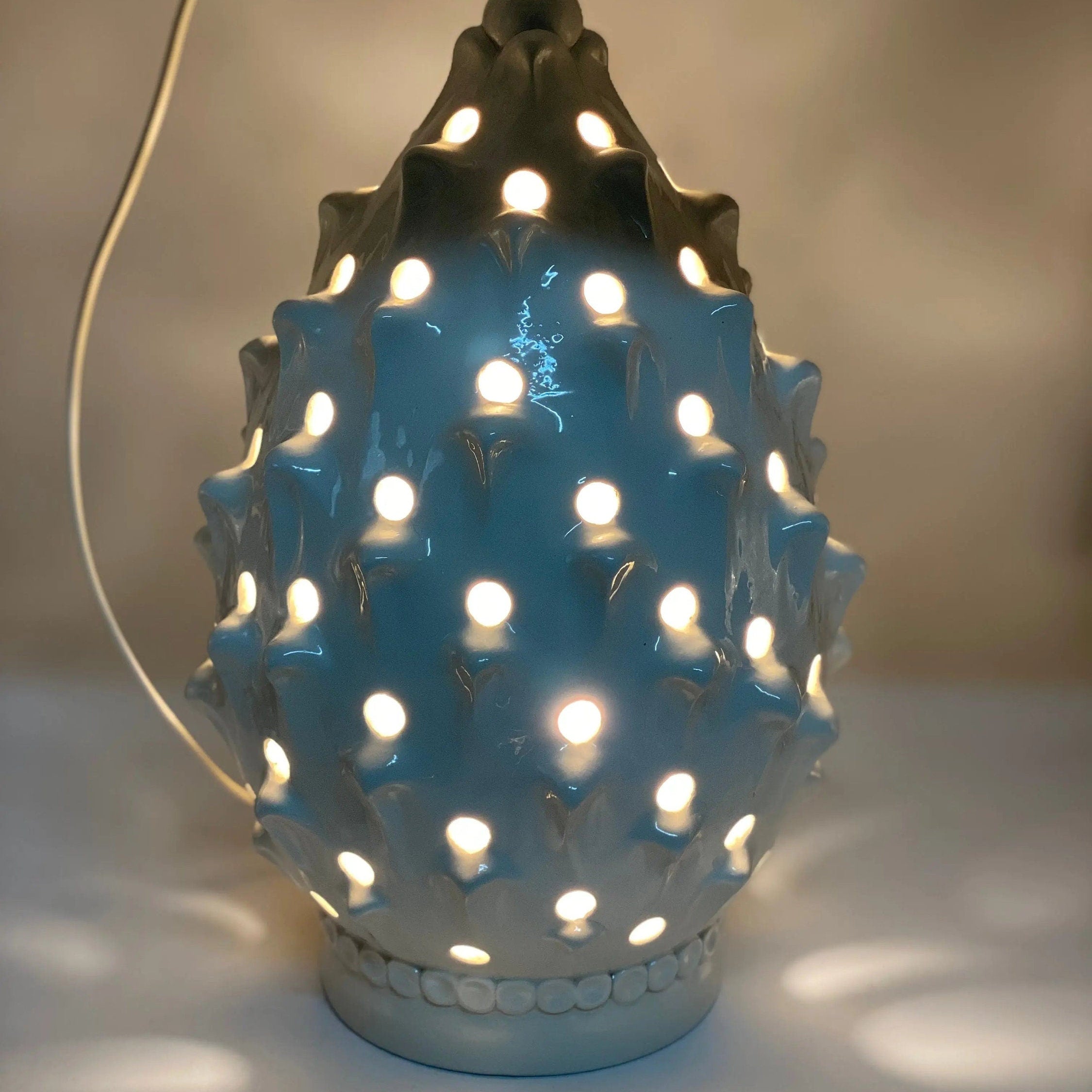 Lampada Pigna traforata Ceramica Caltagirone cm H.35 L.23 Artigianale Bianco DD CERAMICHE SICILIANE