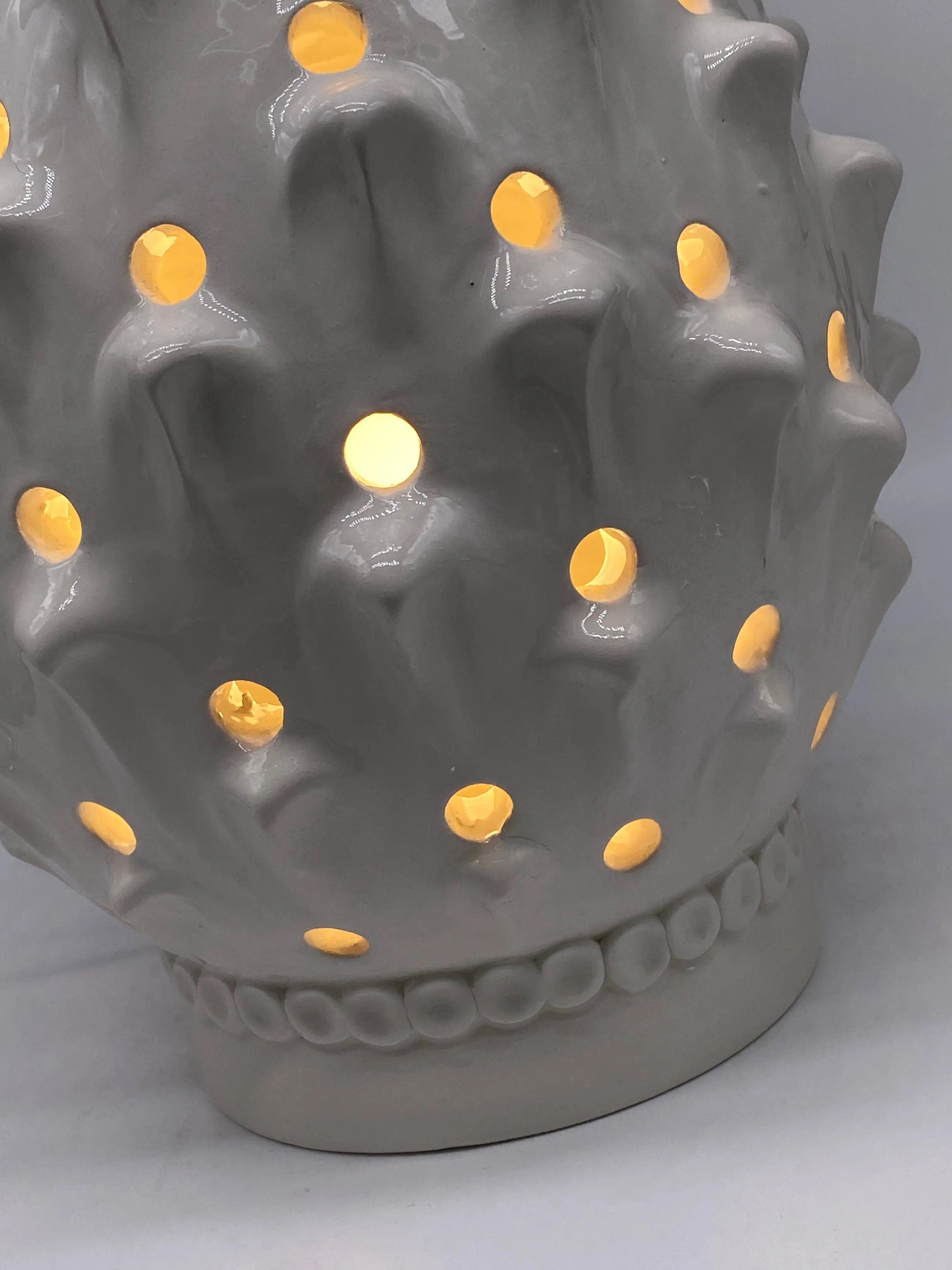Lampada Pigna traforata Ceramica Caltagirone cm H.35 L.23 Artigianale Bianco DD CERAMICHE SICILIANE