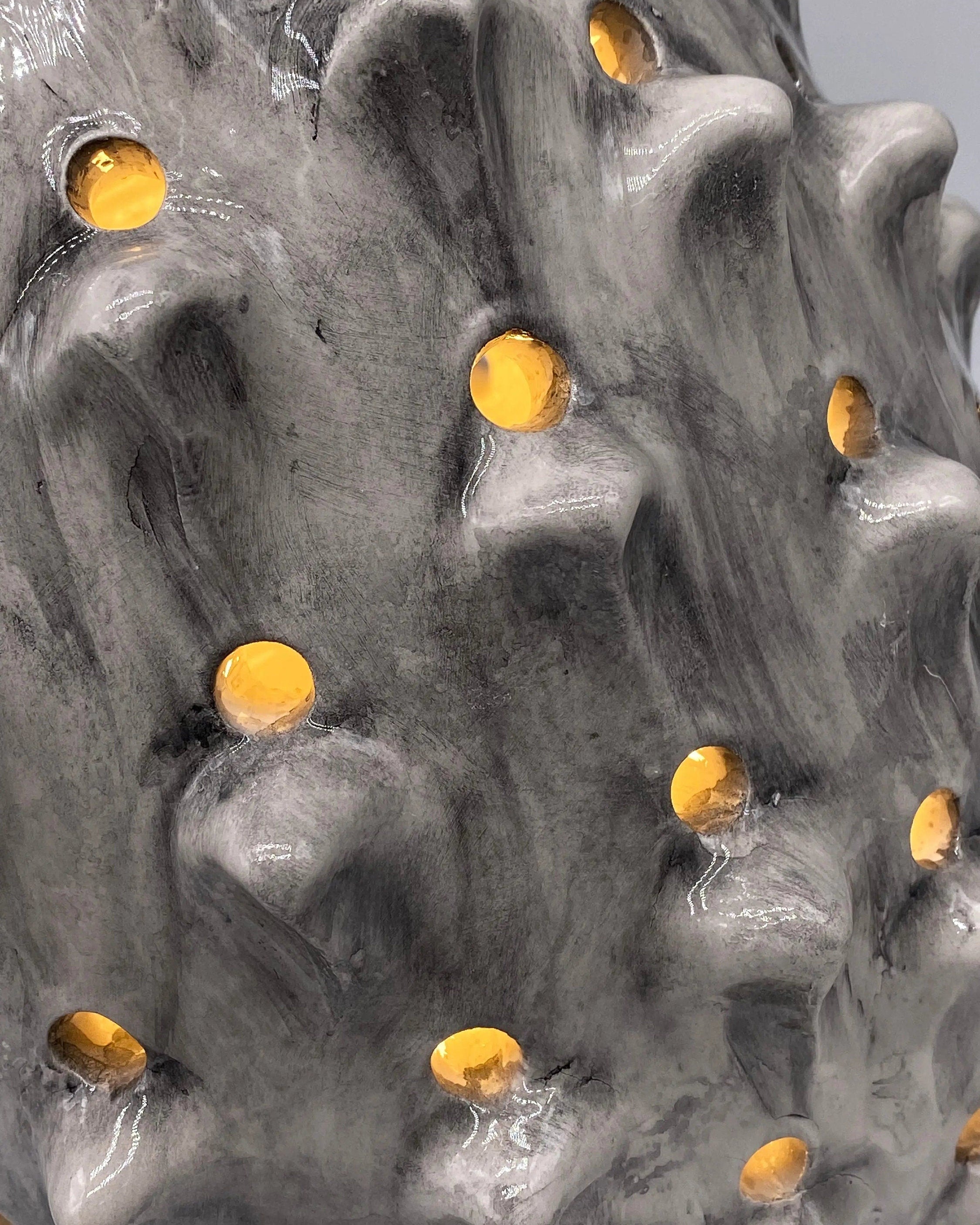 Lampada Pigna traforata Ceramica Caltagirone cm H.35 L.23 Artigianale Ghiaccio DD CERAMICHE SICILIANE