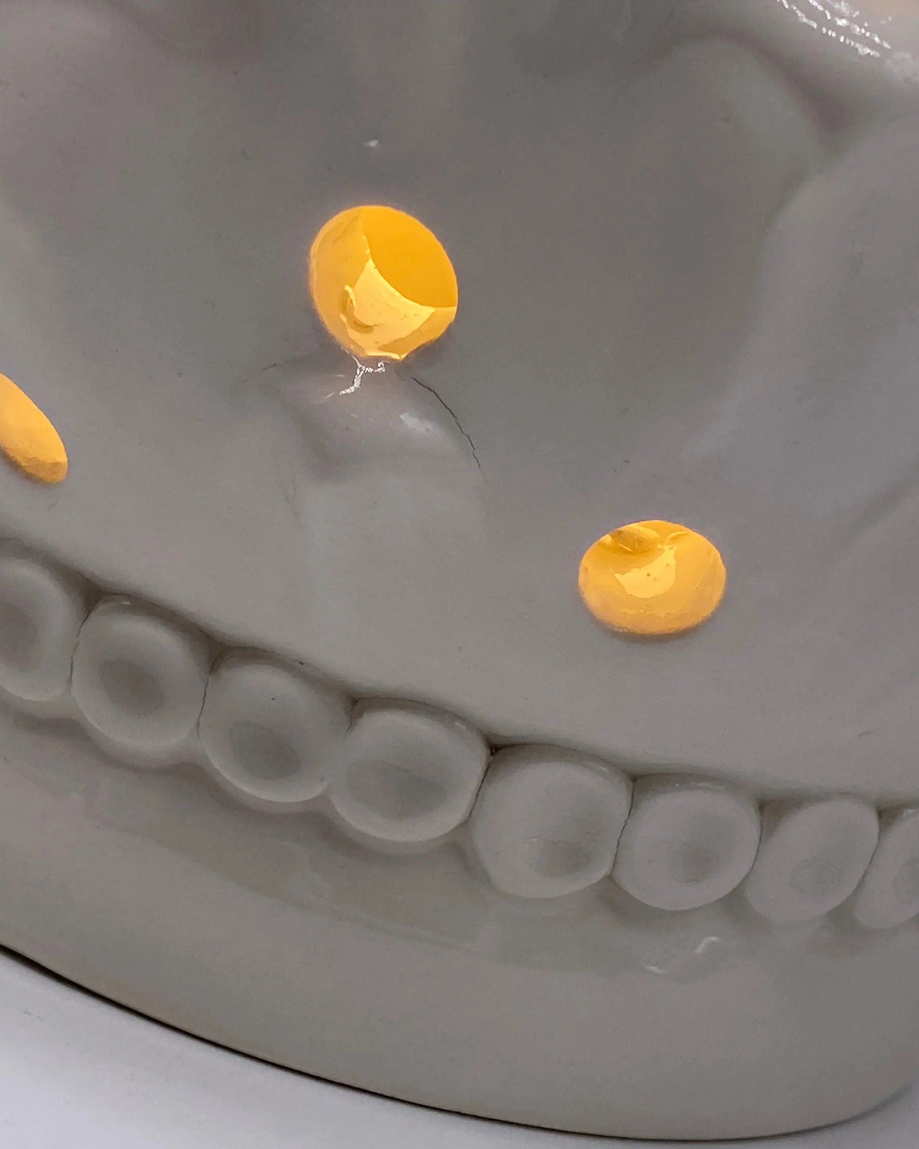 Lampada Pigna traforata Ceramica Caltagirone cm H.35 L.23 Artigianale Bianco DD CERAMICHE SICILIANE