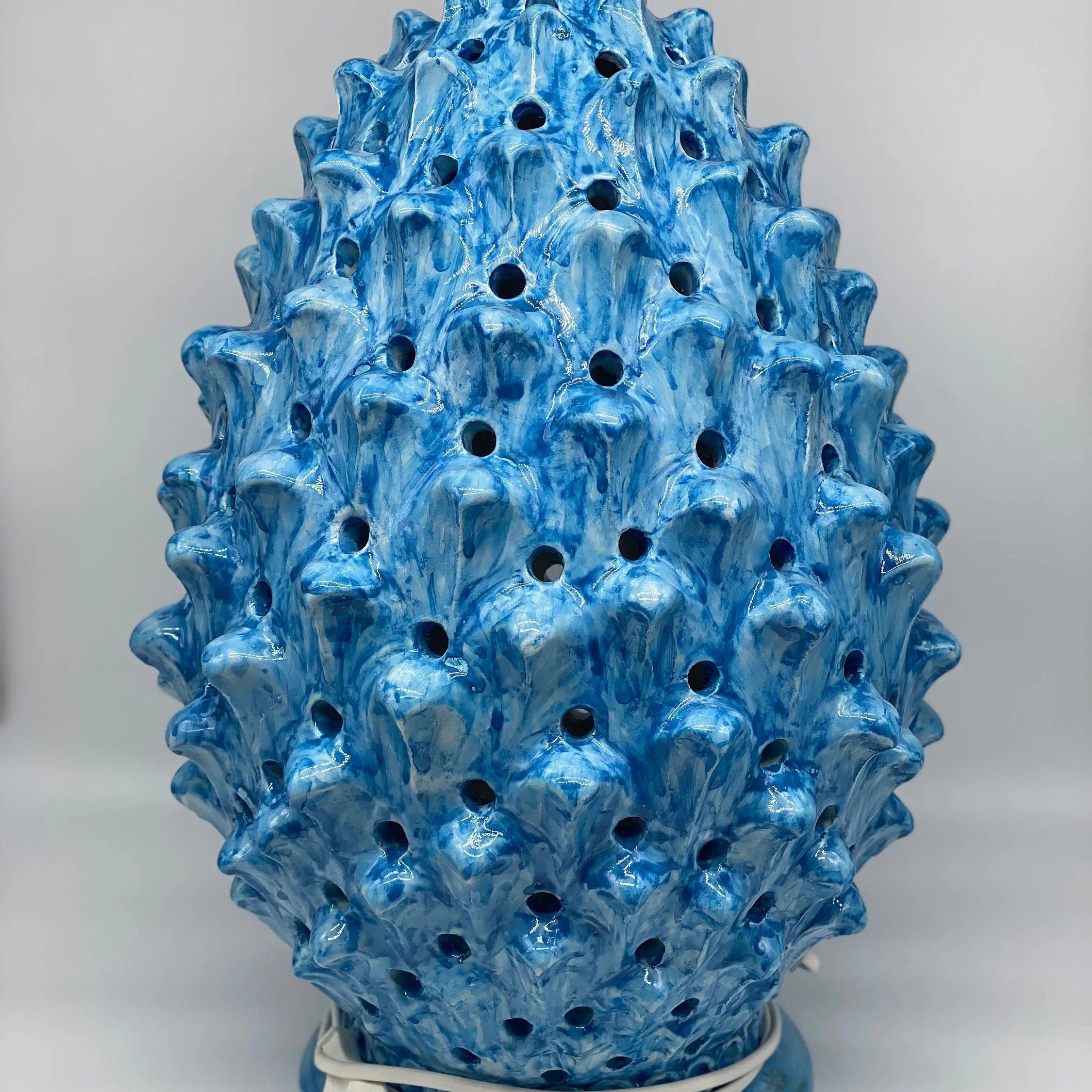 Lampada Pigna traforata Ceramica Caltagirone cm H.47 L.30 Artigianale Blu antico DD CERAMICHE SICILIANE