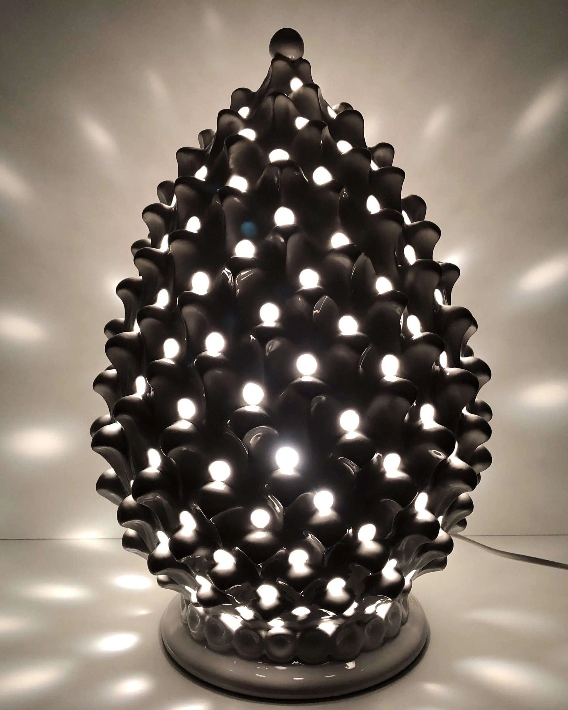 Lampada Pigna traforata Ceramica Caltagirone cm H.47 L.30 Artigianale Bianco DD CERAMICHE SICILIANE