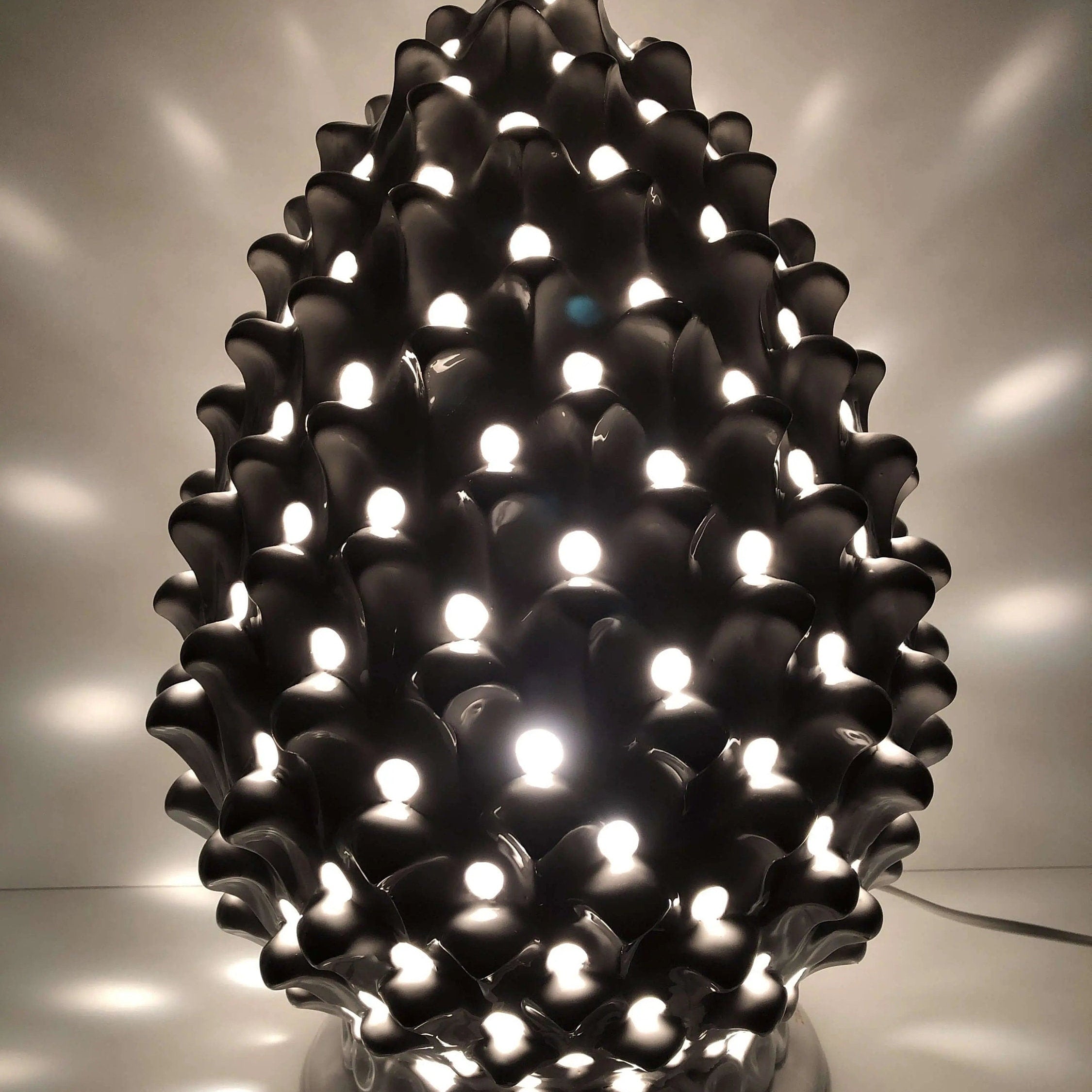 Lampada Pigna traforata Ceramica Caltagirone cm H.47 L.30 Artigianale Bianco DD CERAMICHE SICILIANE