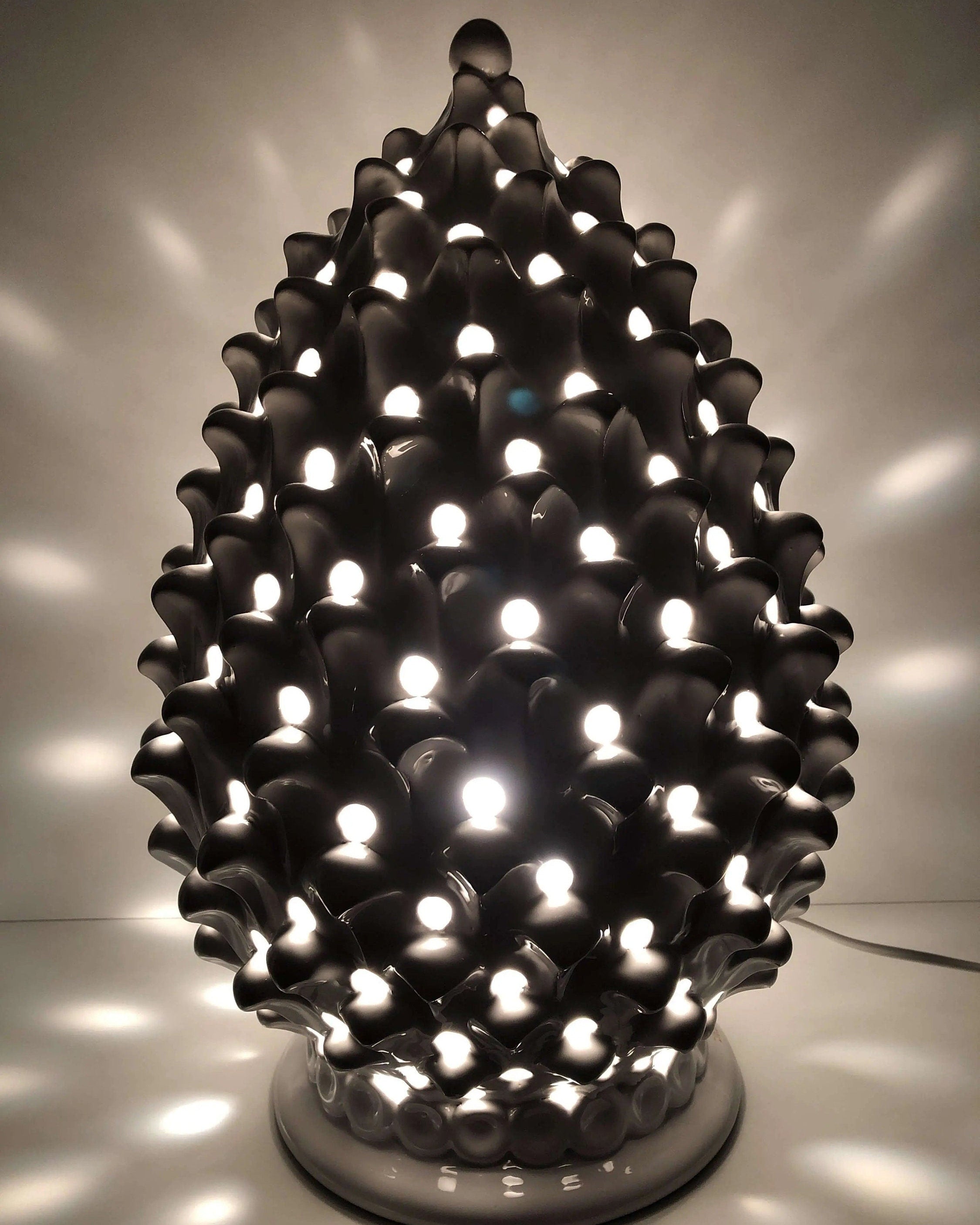 Lampada Pigna traforata Ceramica Caltagirone cm H.47 L.30 Artigianale Bianco DD CERAMICHE SICILIANE