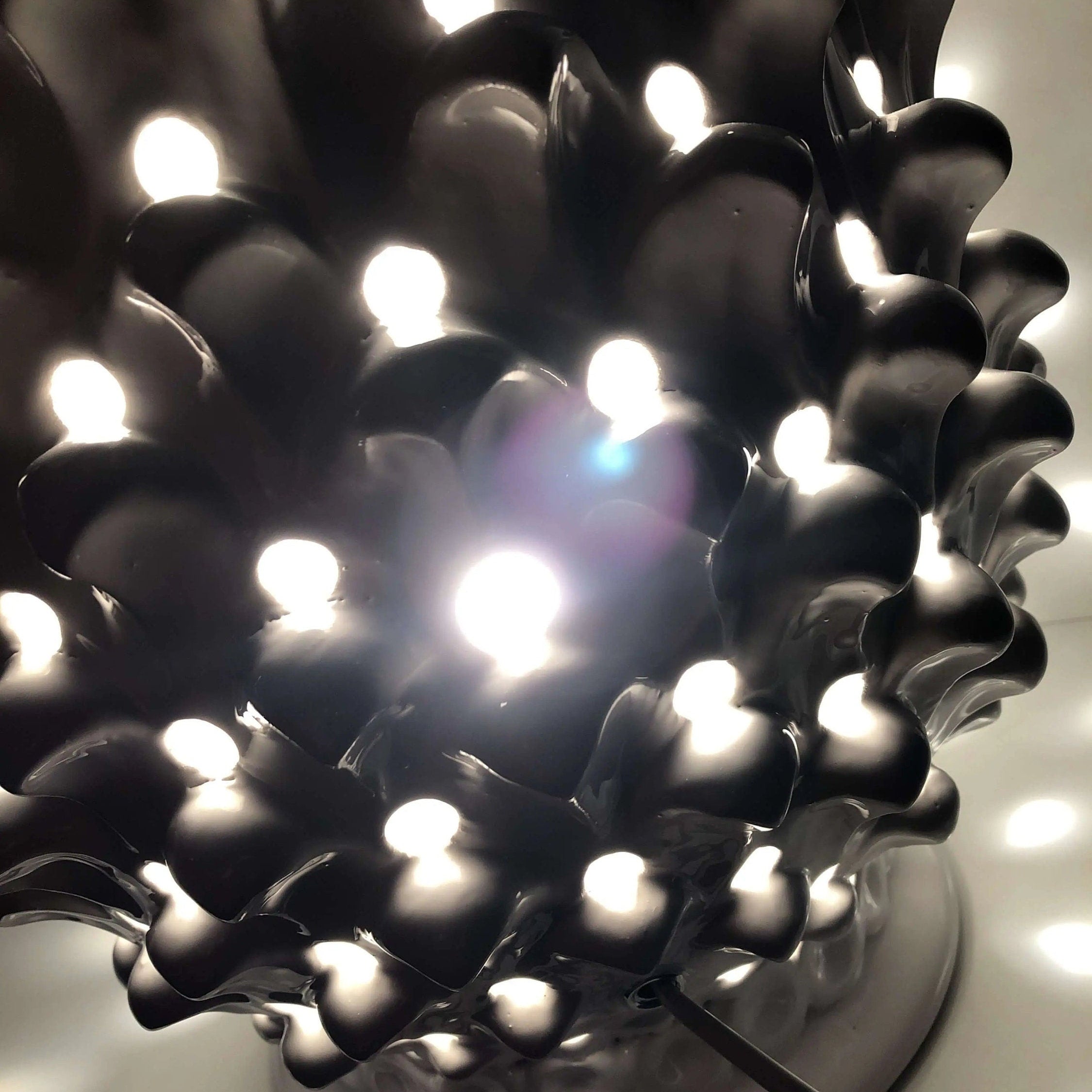 Lampada Pigna traforata Ceramica Caltagirone cm H.47 L.30 Artigianale Bianco DD CERAMICHE SICILIANE