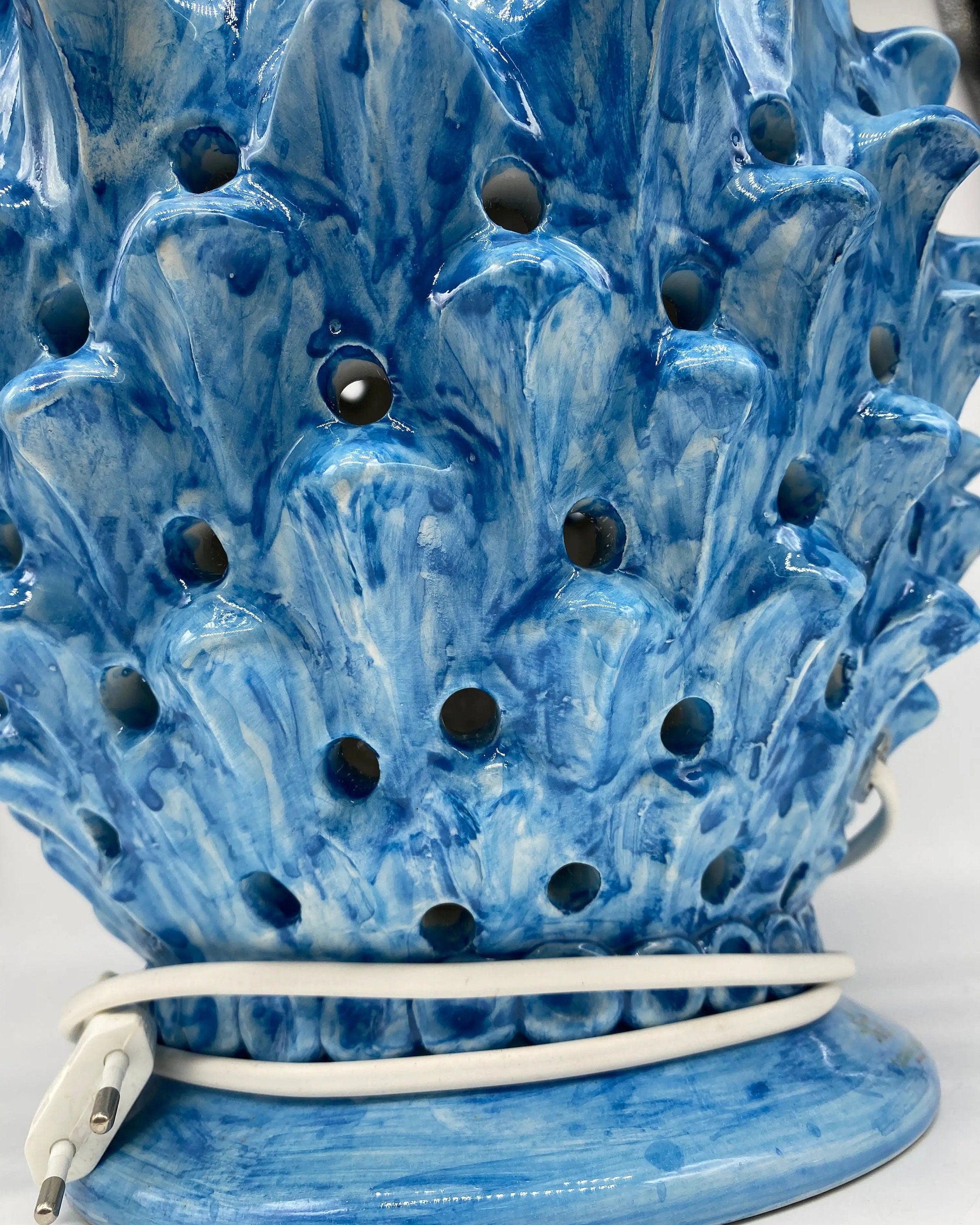 Lampada Pigna traforata Ceramica Caltagirone cm H.47 L.30 Artigianale Blu antico DD CERAMICHE SICILIANE