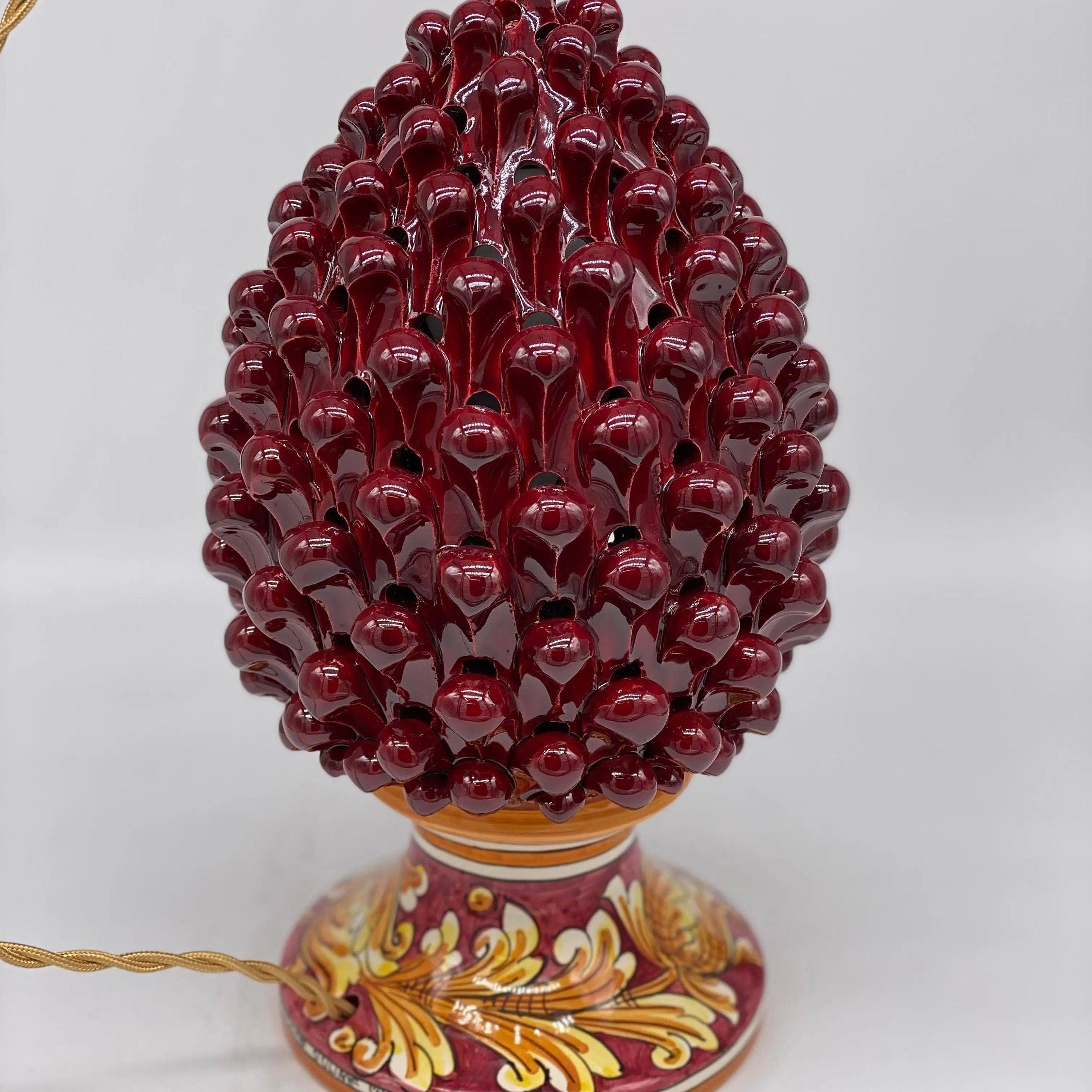 Lampada Pigna traforata Ceramica Caltagirone cm H.30 L.20 Artigianale Bordeaux Base Decorata DD CERAMICHE SICILIANE