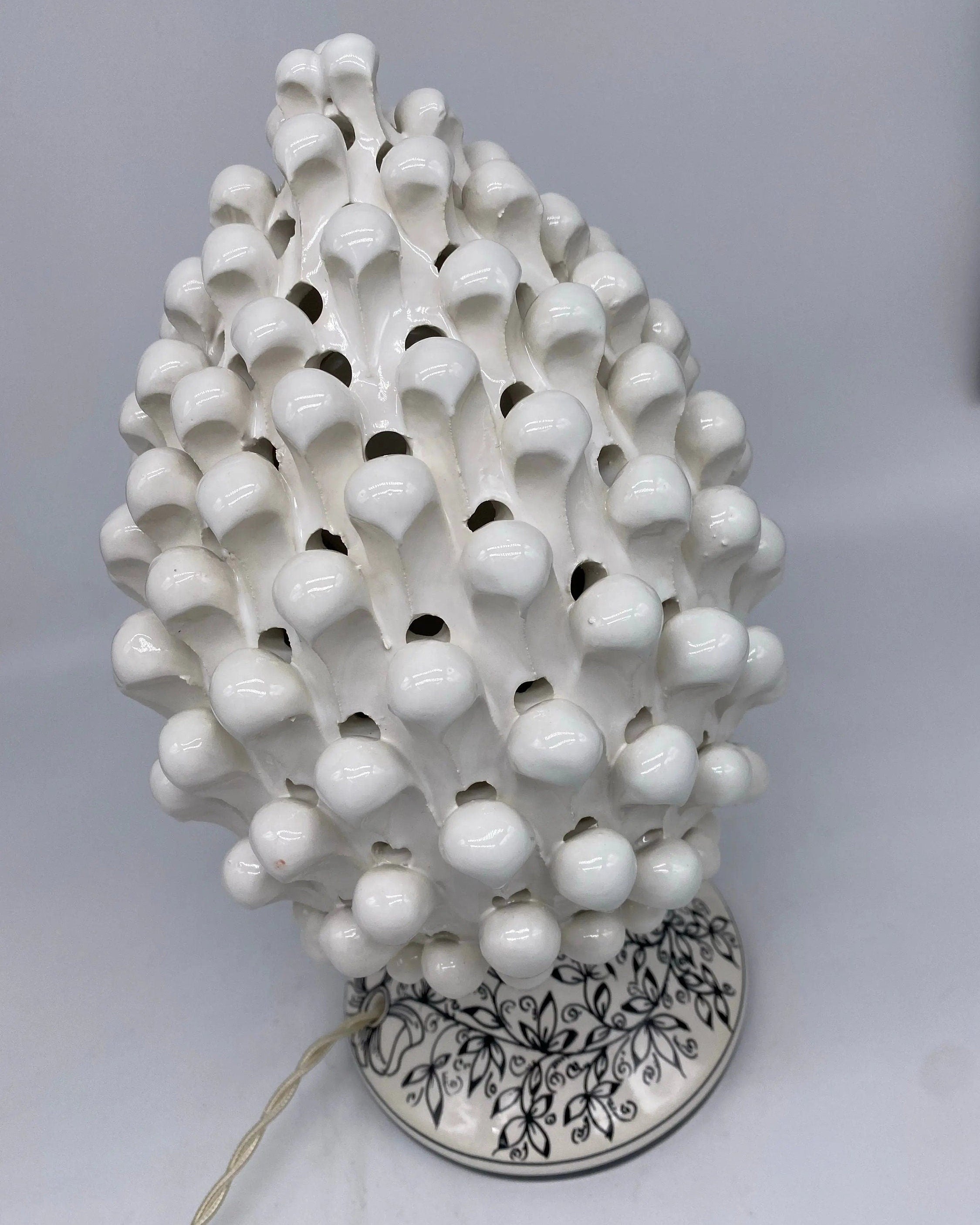 Lampada Pigna traforata Ceramica Caltagirone cm H.30 L.20 Artigianale Bianco Base Decorata DD CERAMICHE SICILIANE