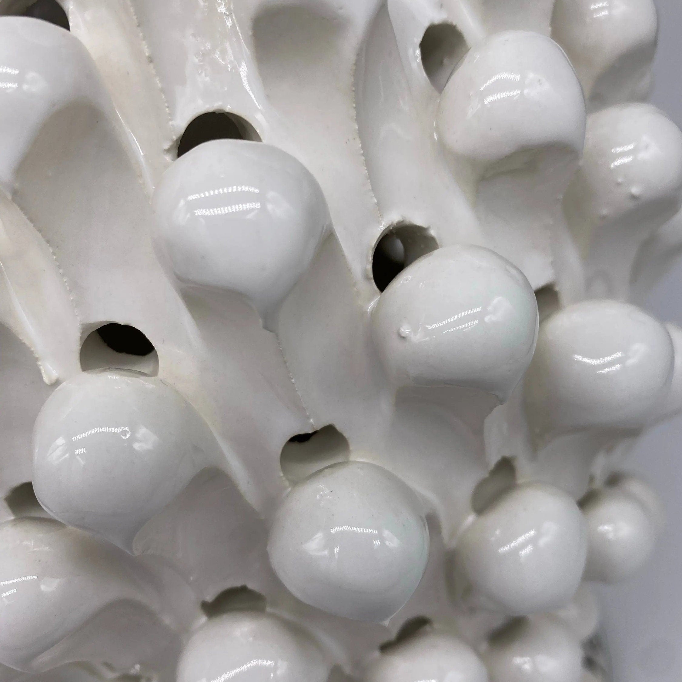 Lampada Pigna traforata Ceramica Caltagirone cm H.30 L.20 Artigianale Bianco Base Decorata DD CERAMICHE SICILIANE