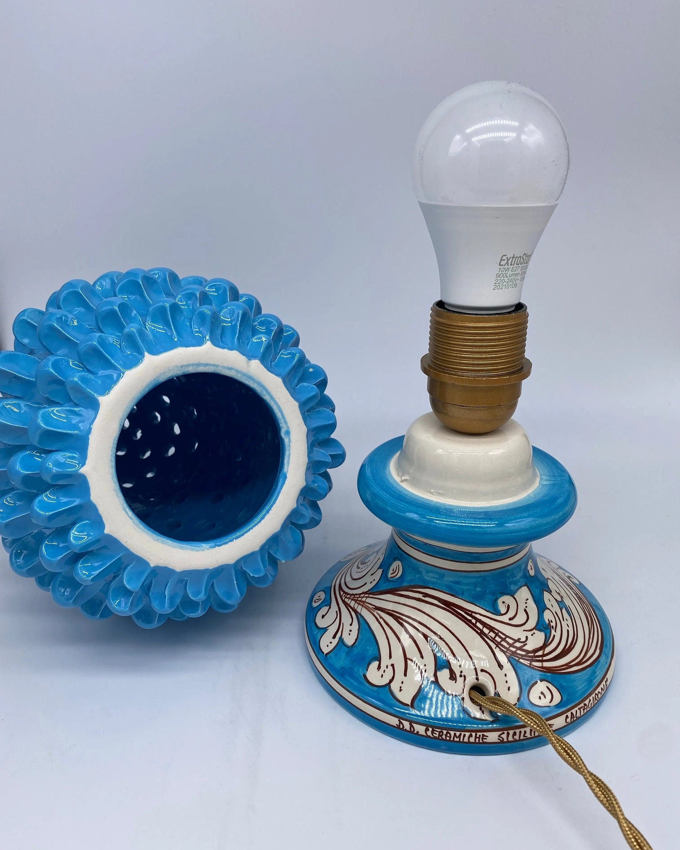 Lampada Pigna traforata Ceramica Caltagirone cm H.30 L.20 Artigianale Celeste Base Decorata DD CERAMICHE SICILIANE