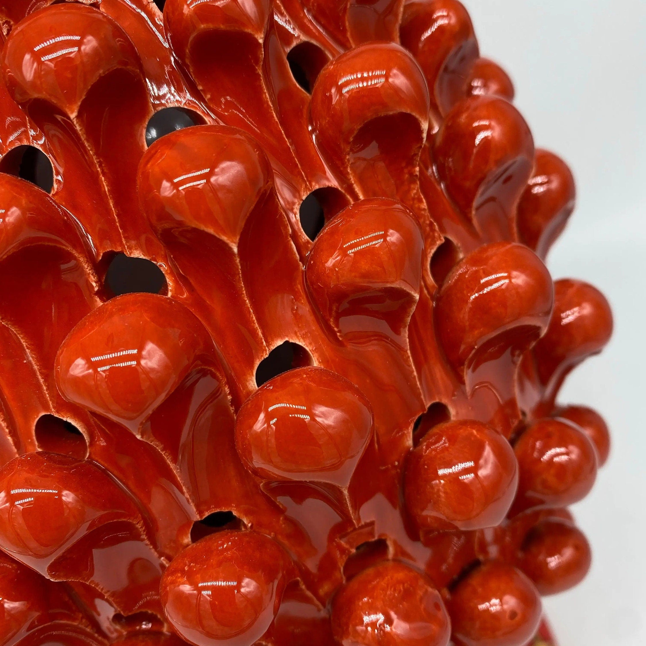 Lampada Pigna traforata Ceramica Caltagirone cm H.30 L.20 Artigianale Rosso Base Decorata DD CERAMICHE SICILIANE