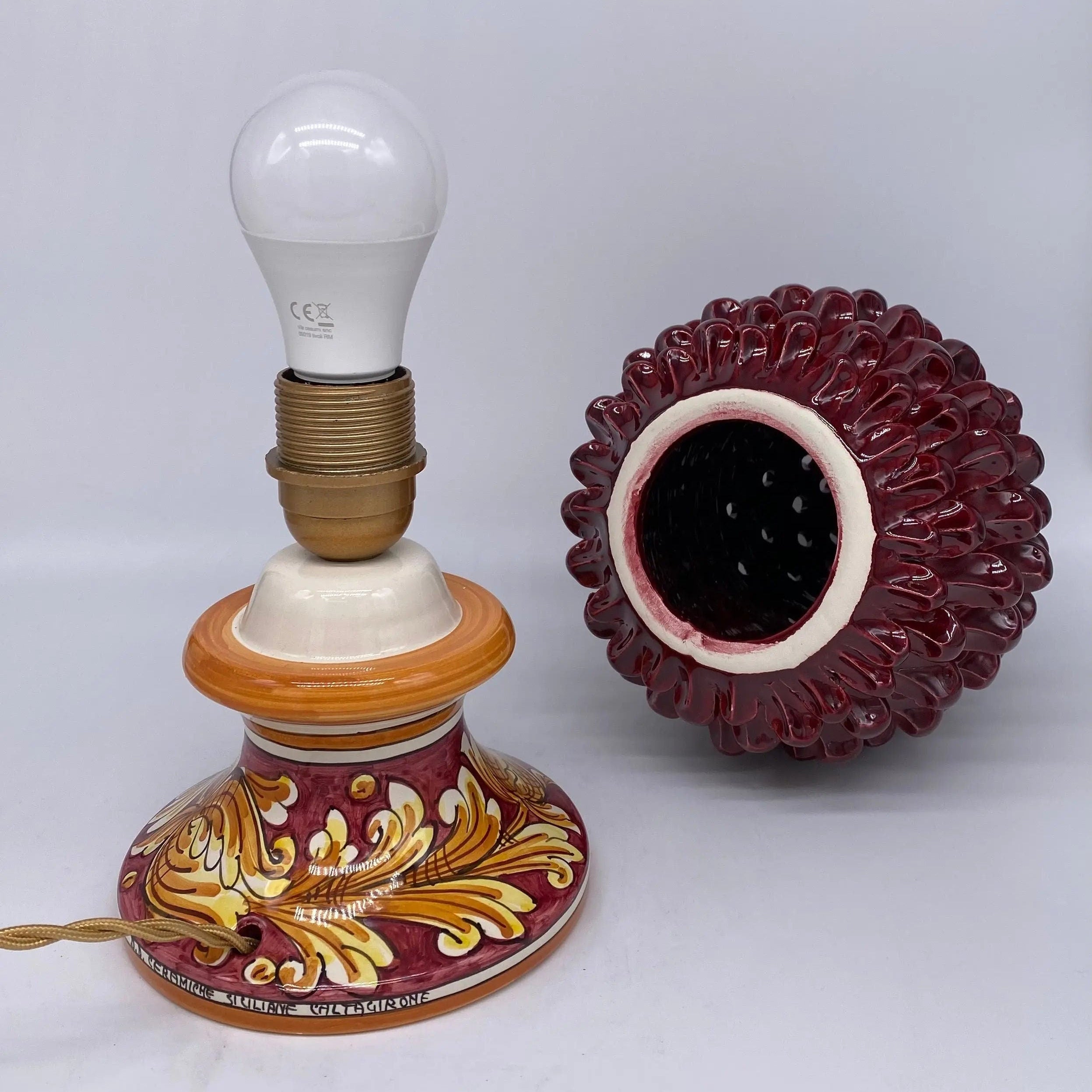 Lampada Pigna traforata Ceramica Caltagirone cm H.30 L.20 Artigianale Bordeaux Base Decorata DD CERAMICHE SICILIANE